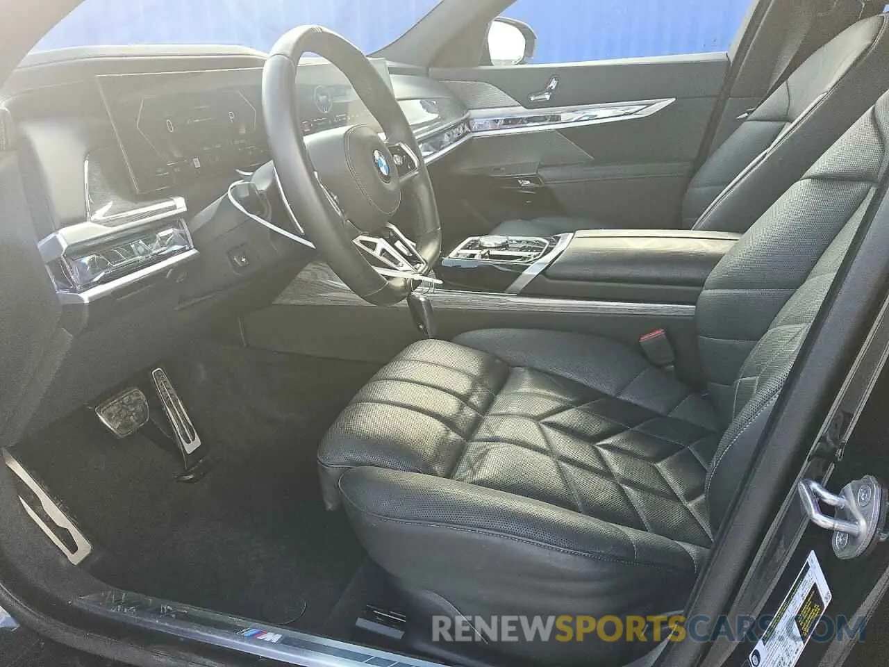 7 Фотография поврежденного автомобиля WBA33EH04RCS99748 BMW 7 SERIES 2024