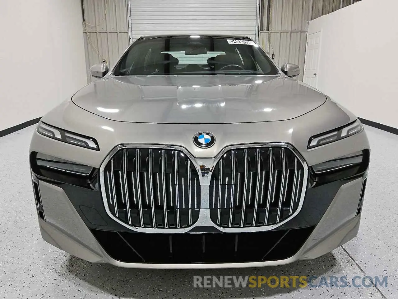 5 Фотография поврежденного автомобиля WBA33EH08RCS18086 BMW 7 SERIES 2024