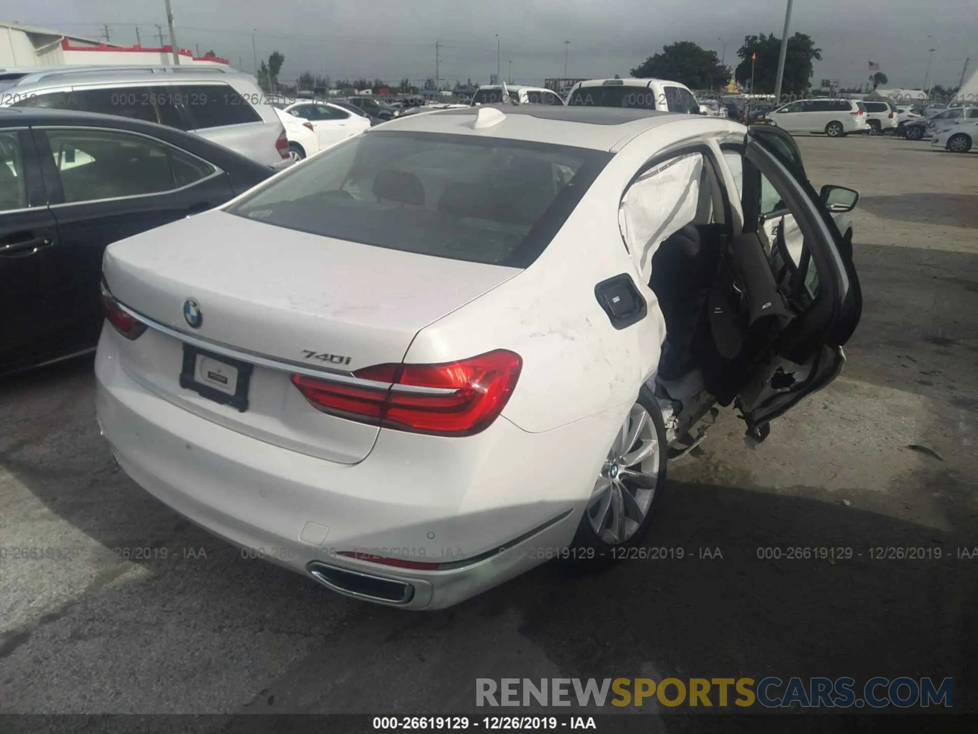 4 Photograph of a damaged car WBA7E2C56KB216734 BMW 740 2019