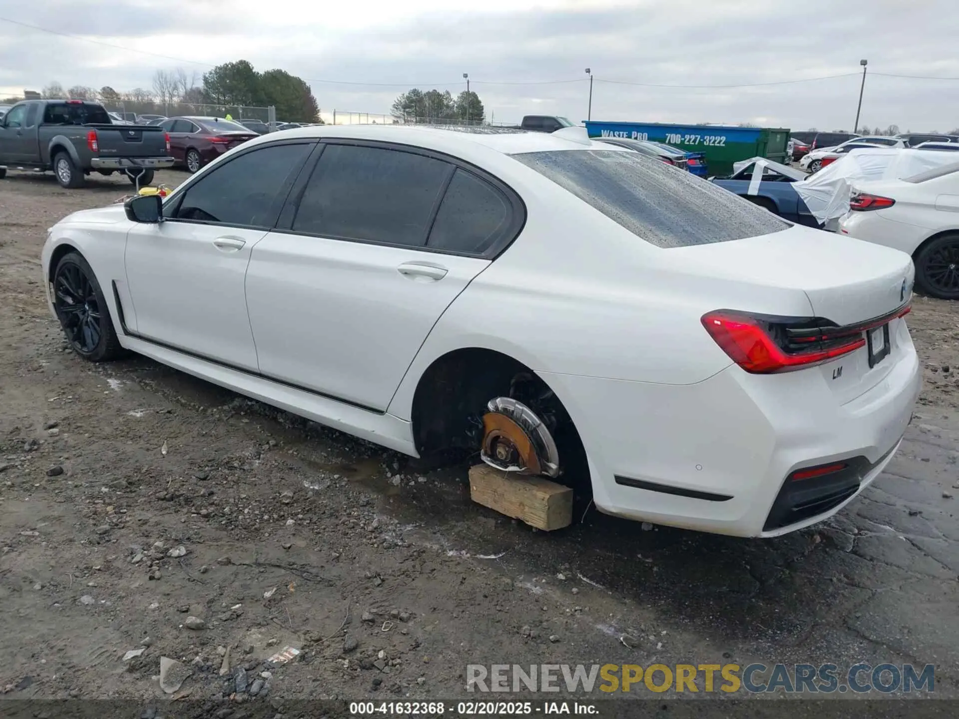 3 Photograph of a damaged car WBA7T2C03NCH94625 BMW 740 2022