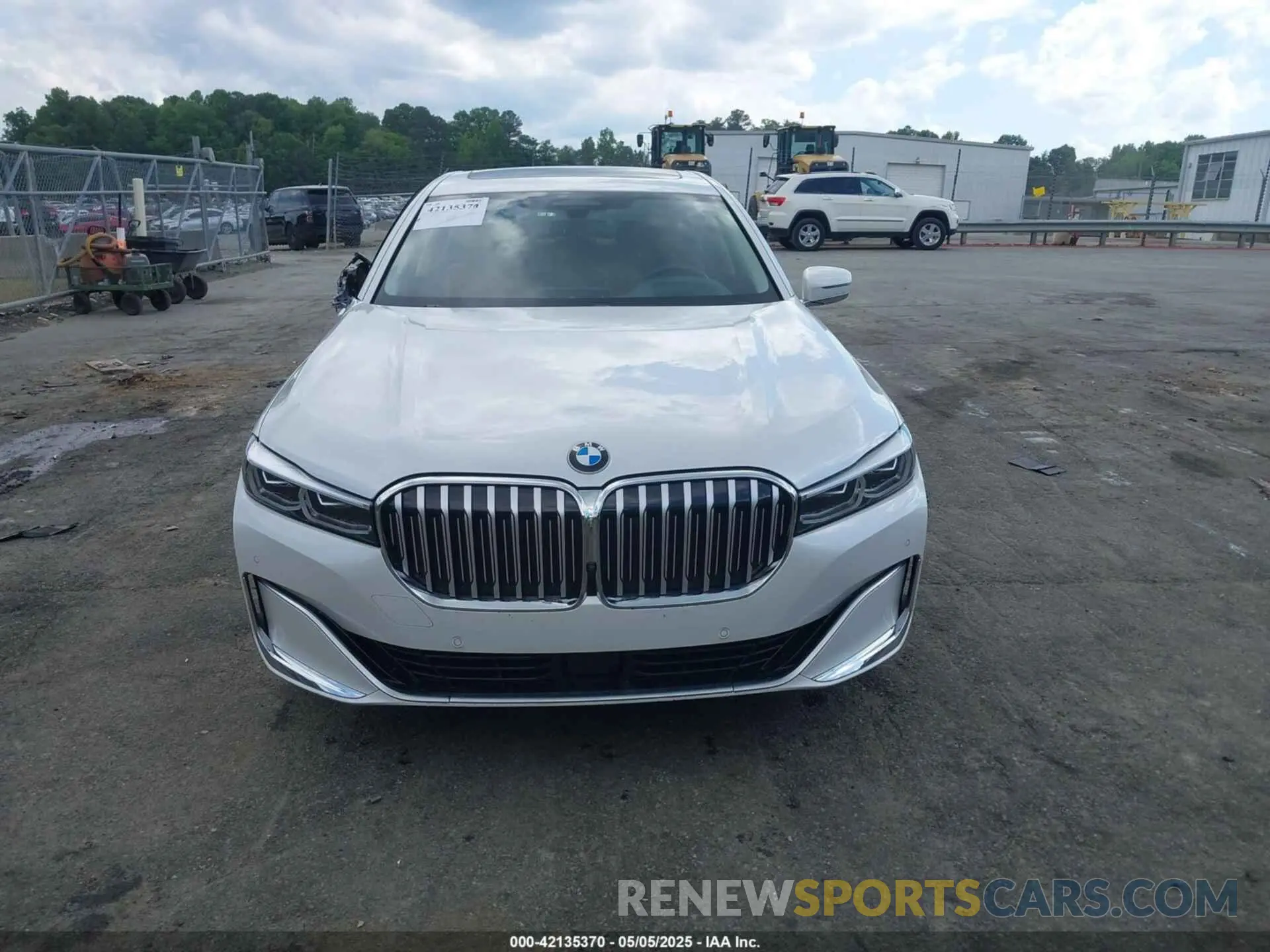 12 Photograph of a damaged car WBA7T2C08NCG88476 BMW 740 2022