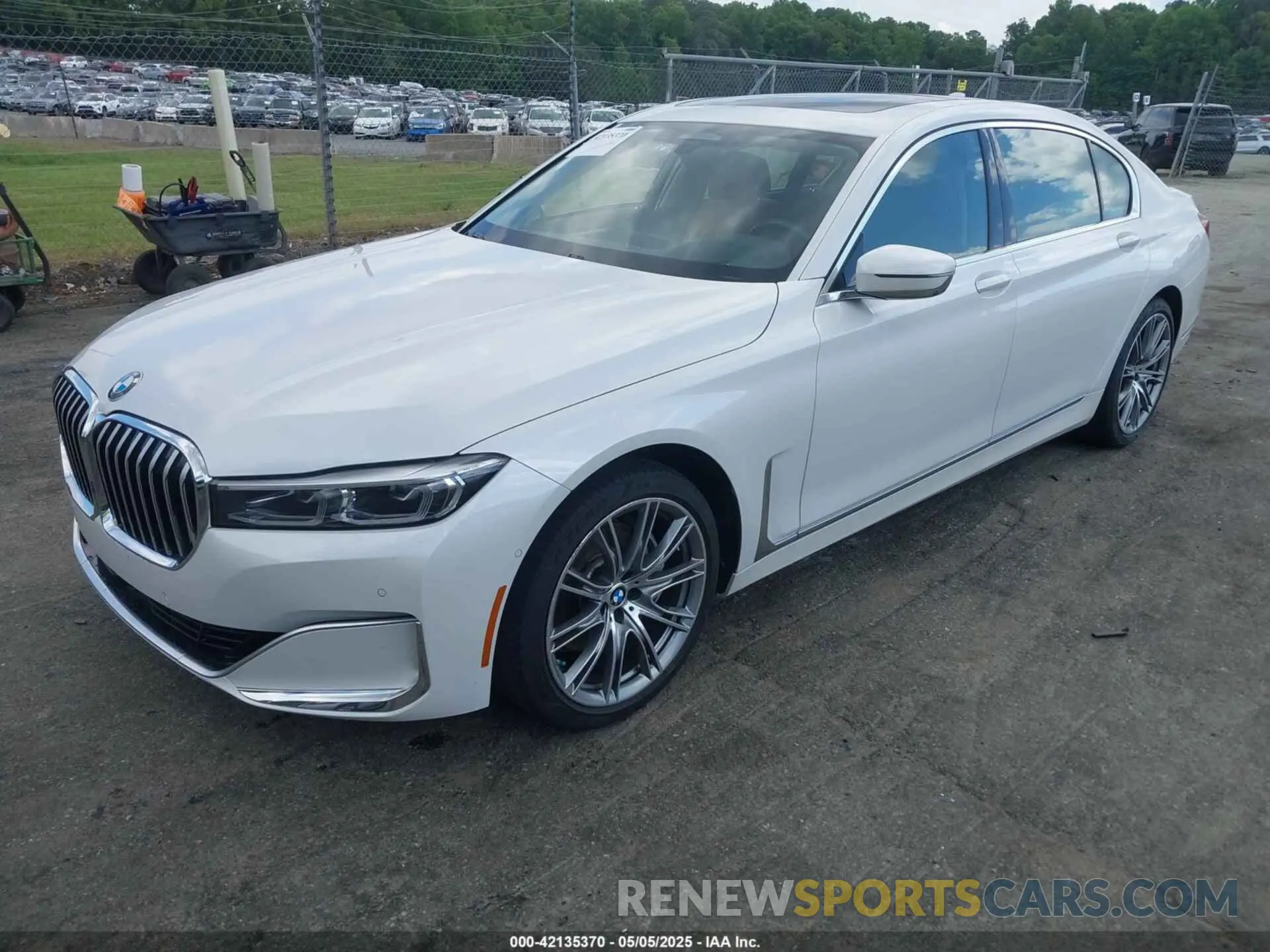 2 Photograph of a damaged car WBA7T2C08NCG88476 BMW 740 2022