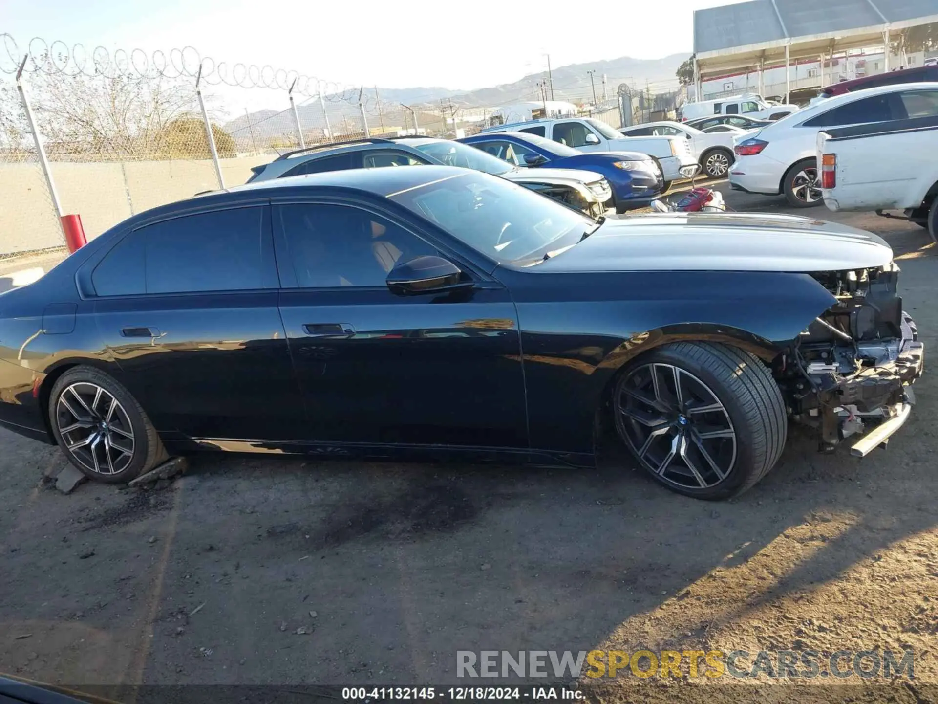 12 Фотография поврежденного автомобиля WBA23EH01PCM68861 BMW 740 2023
