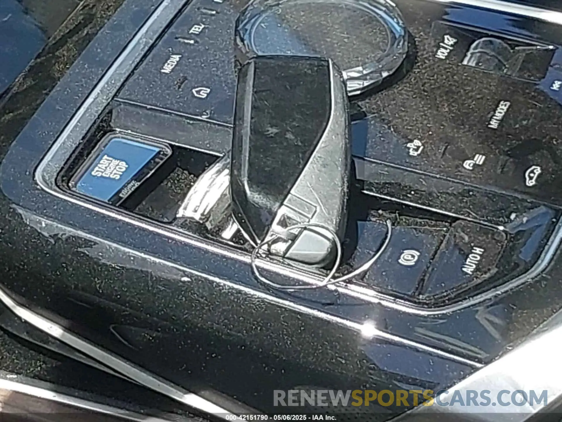 11 Photograph of a damaged car WBA23EH01PCN58267 BMW 740 2023