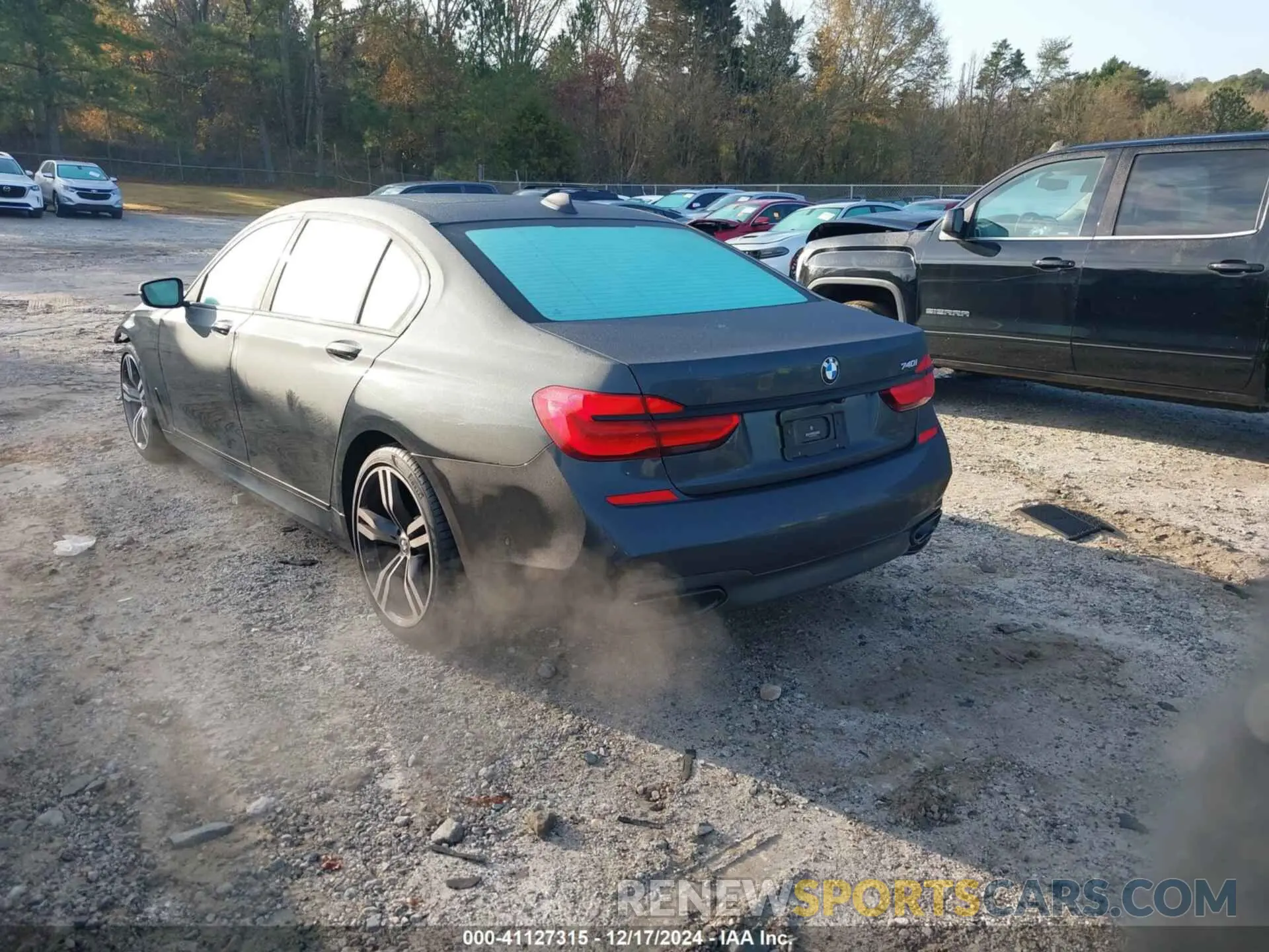 3 Фотография поврежденного автомобиля WBA7E2C55KB218362 BMW 740I 2019