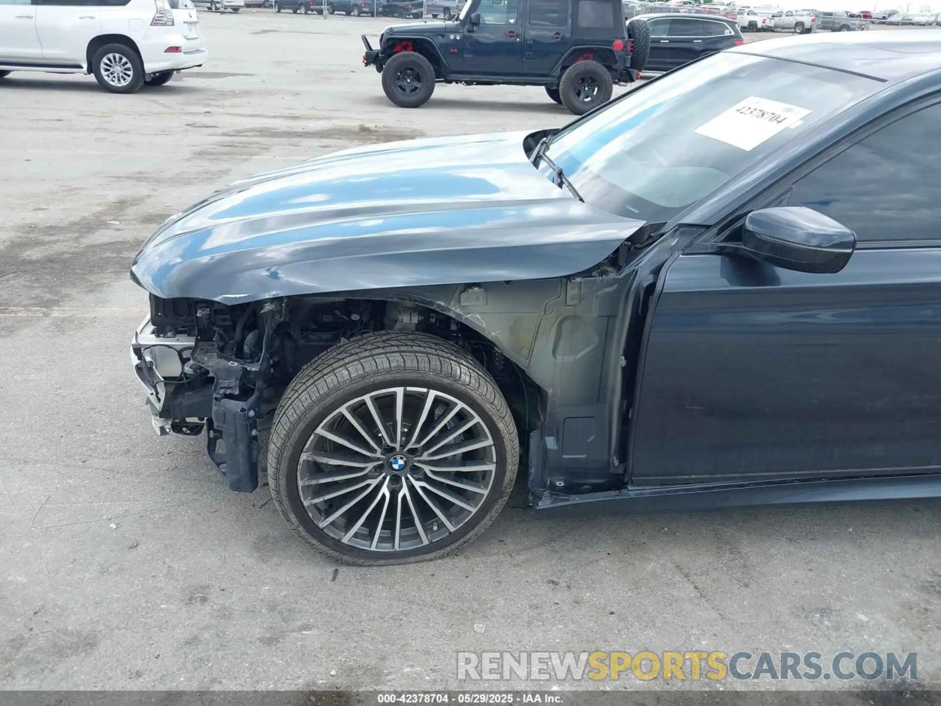 17 Фотография поврежденного автомобиля WBA7E2C57KB217844 BMW 740I 2019
