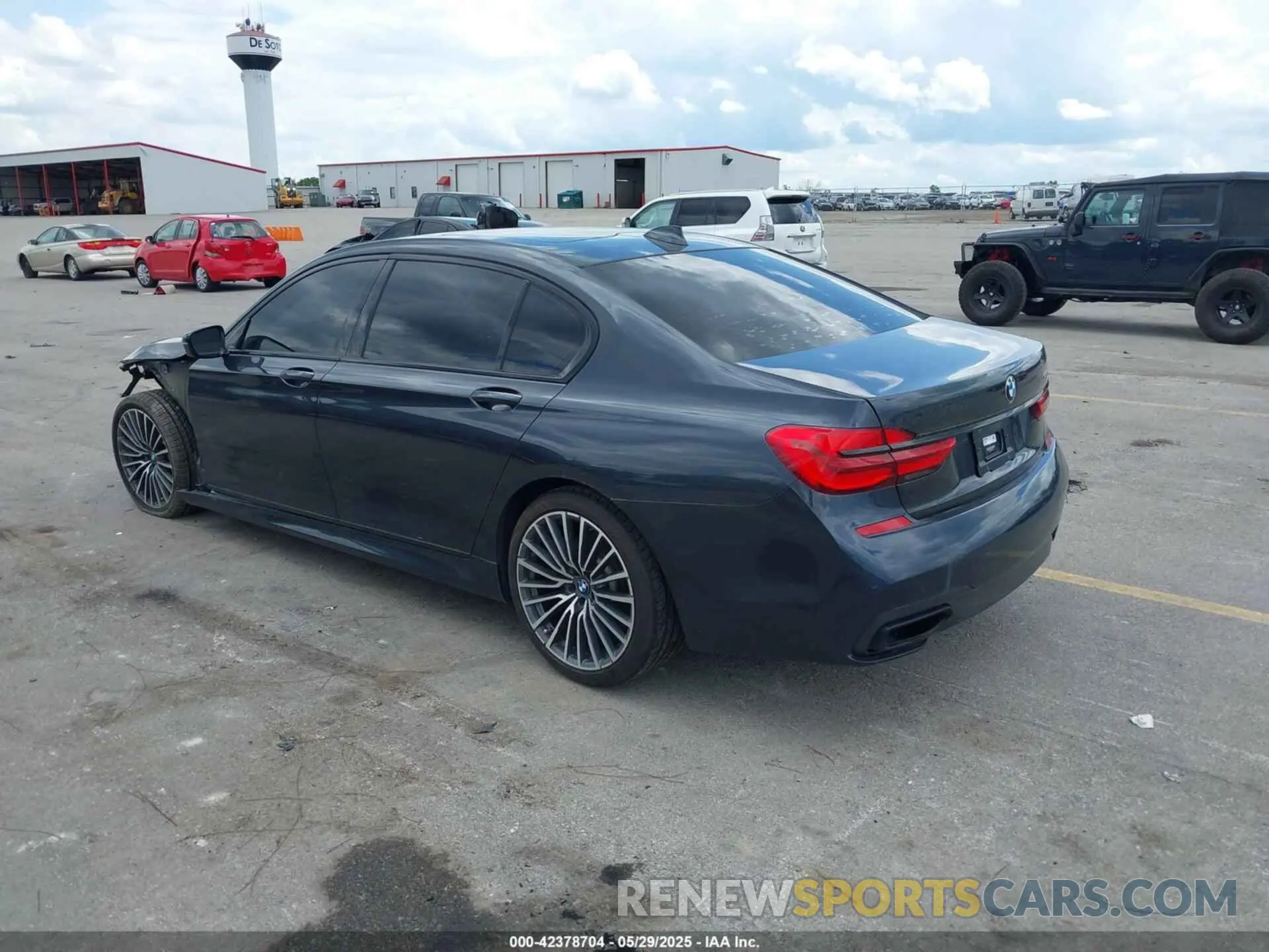 3 Фотография поврежденного автомобиля WBA7E2C57KB217844 BMW 740I 2019