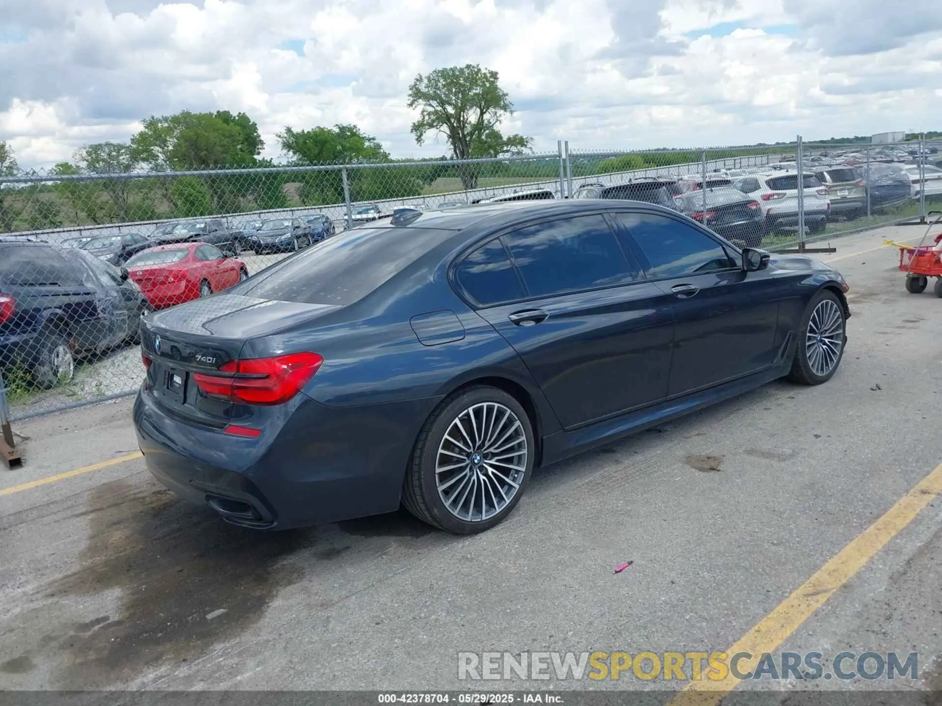 4 Фотография поврежденного автомобиля WBA7E2C57KB217844 BMW 740I 2019