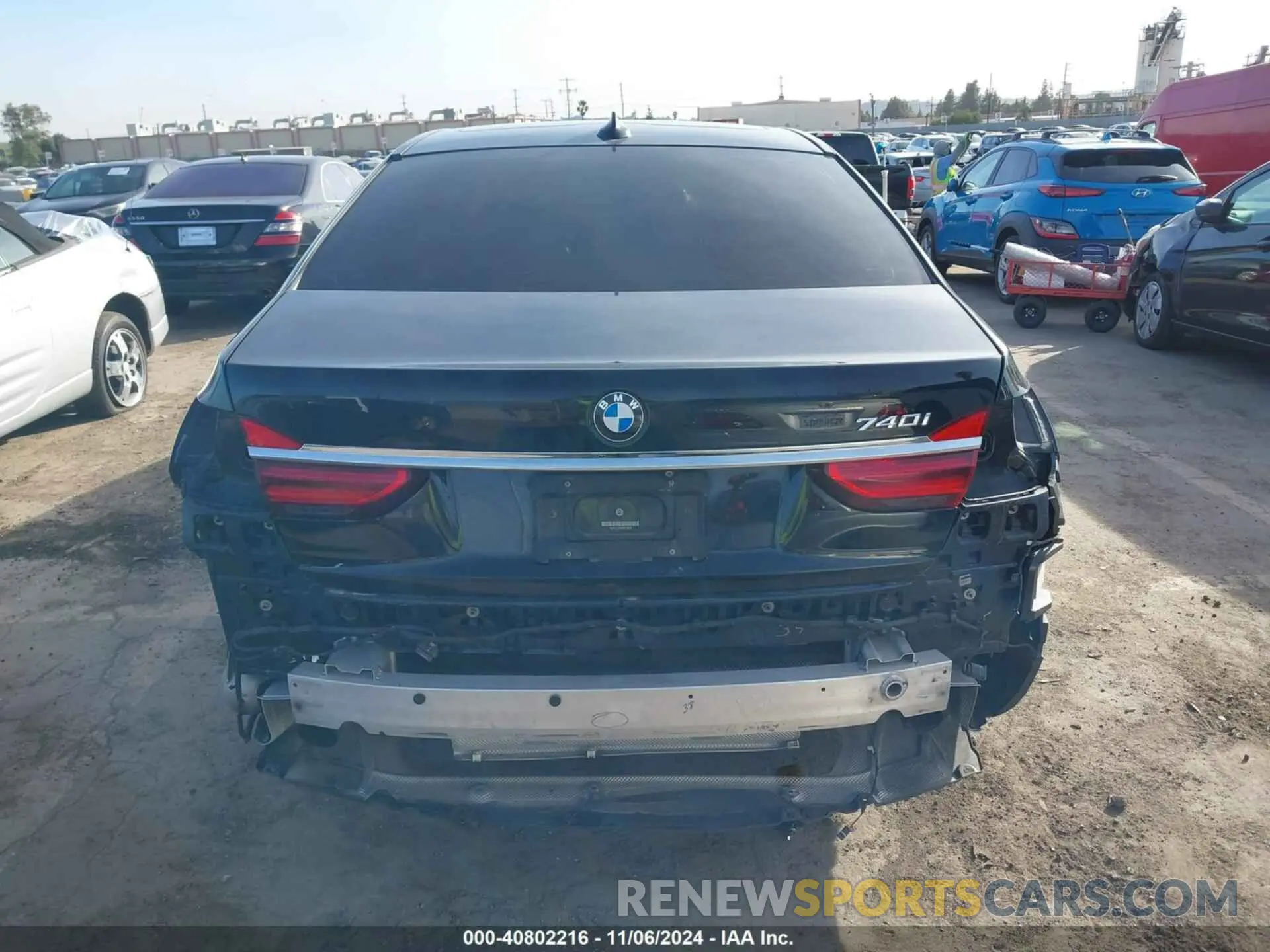 17 Photograph of a damaged car WBA7E2C5XKB216932 BMW 740I 2019