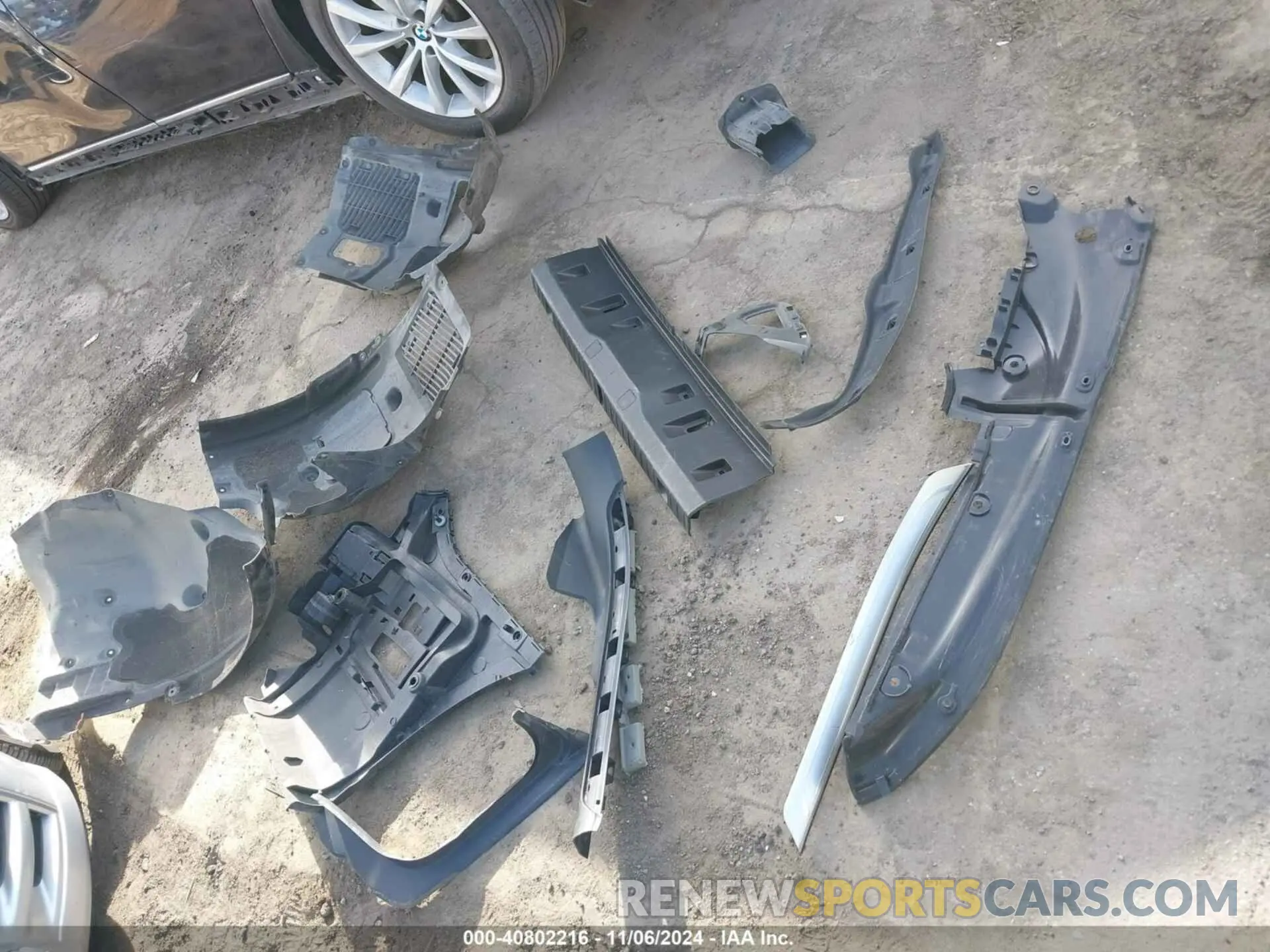 18 Photograph of a damaged car WBA7E2C5XKB216932 BMW 740I 2019