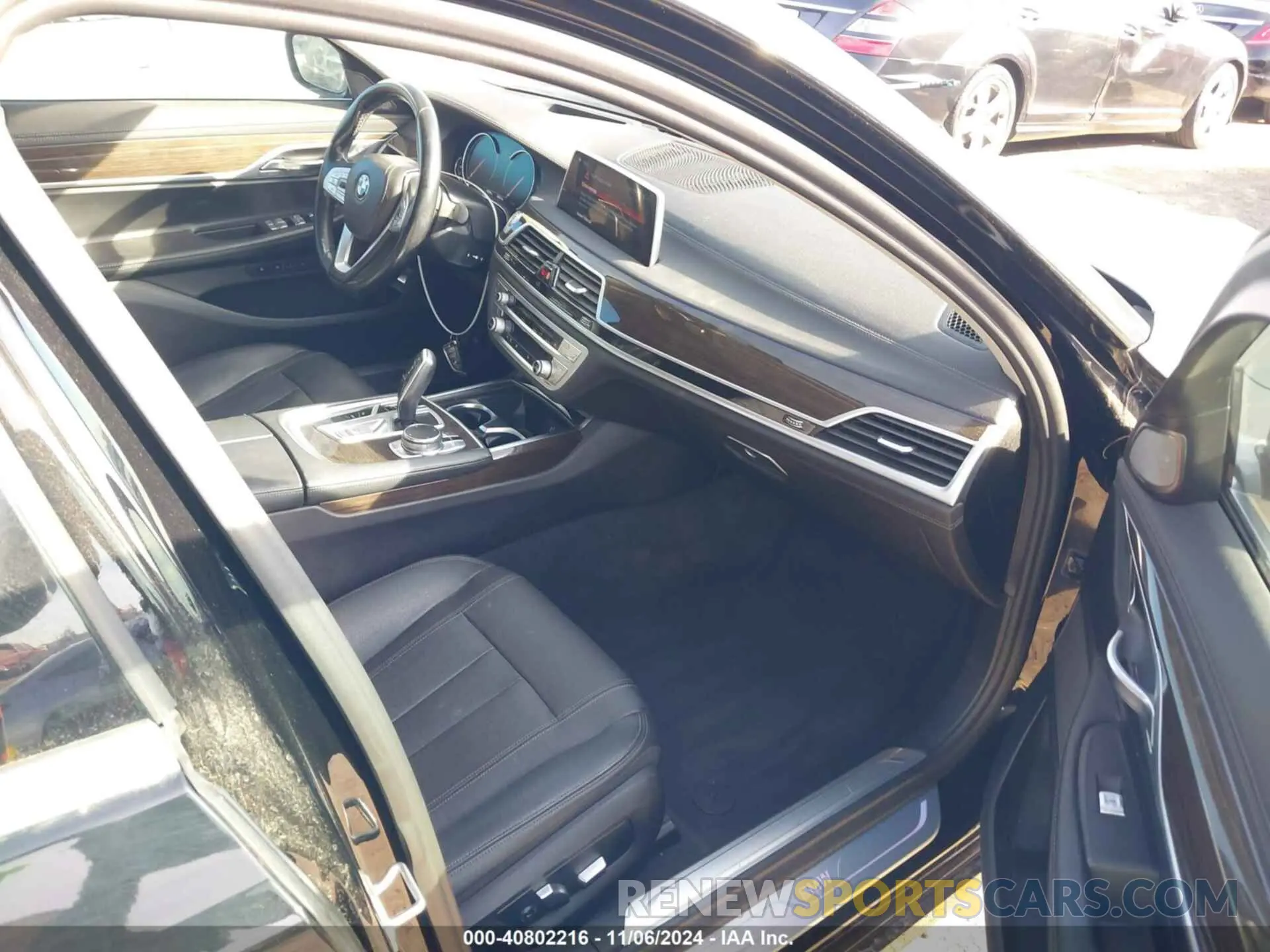 5 Photograph of a damaged car WBA7E2C5XKB216932 BMW 740I 2019