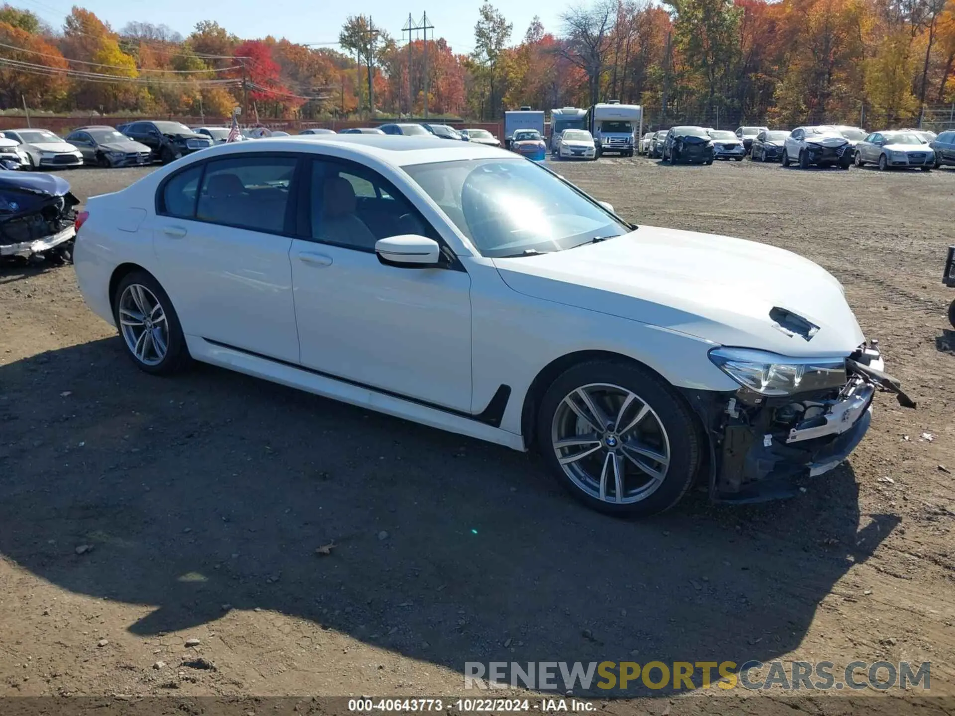 1 Фотография поврежденного автомобиля WBA7E4C50KGV28496 BMW 740I 2019