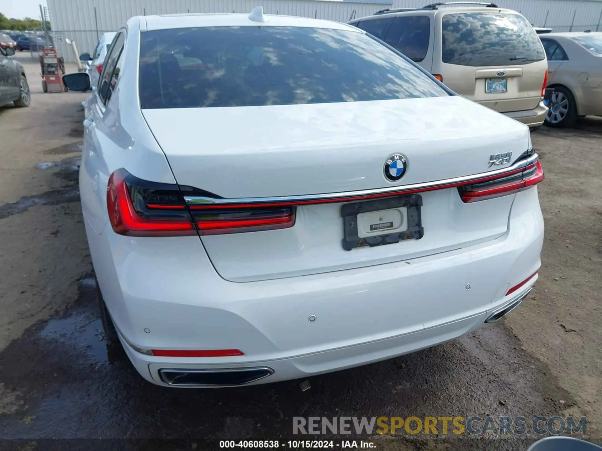16 Photograph of a damaged car WBA7T2C02LGL17834 BMW 740I 2020