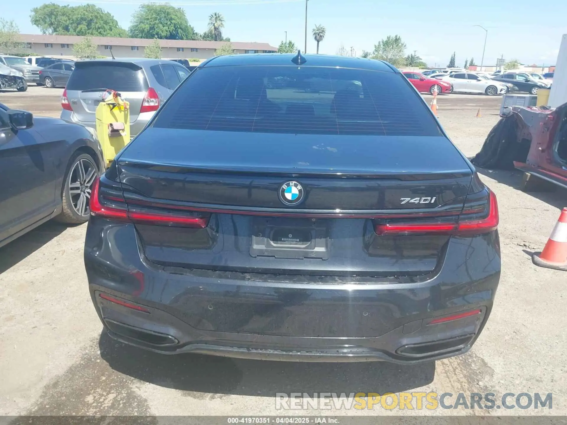17 Фотография поврежденного автомобиля WBA7T2C07LGL17473 BMW 740I 2020
