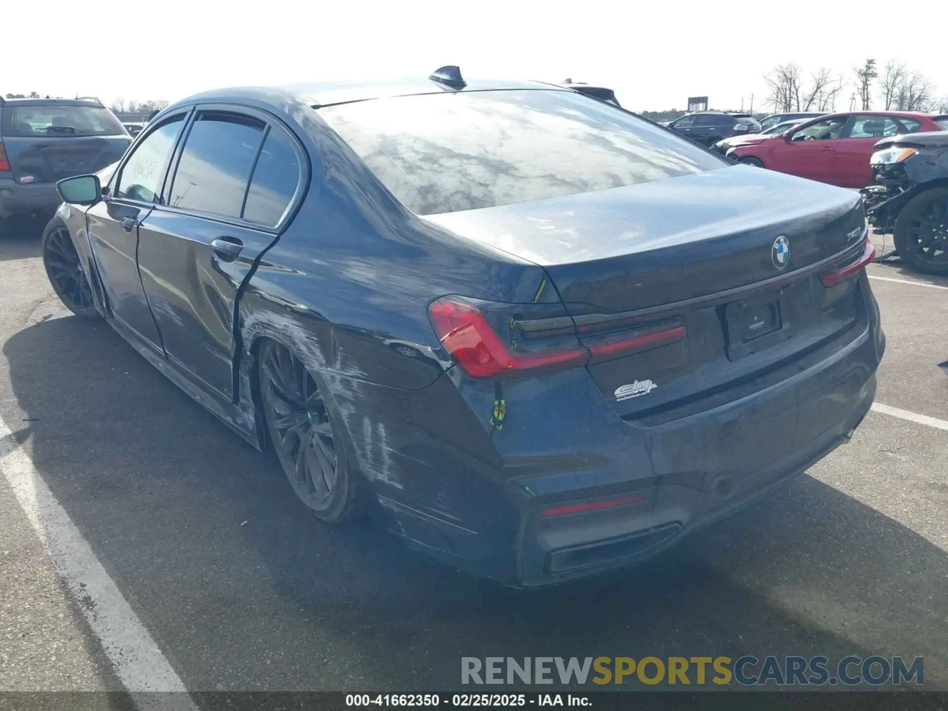 3 Фотография поврежденного автомобиля WBA7T2C03MCF58569 BMW 740I 2021