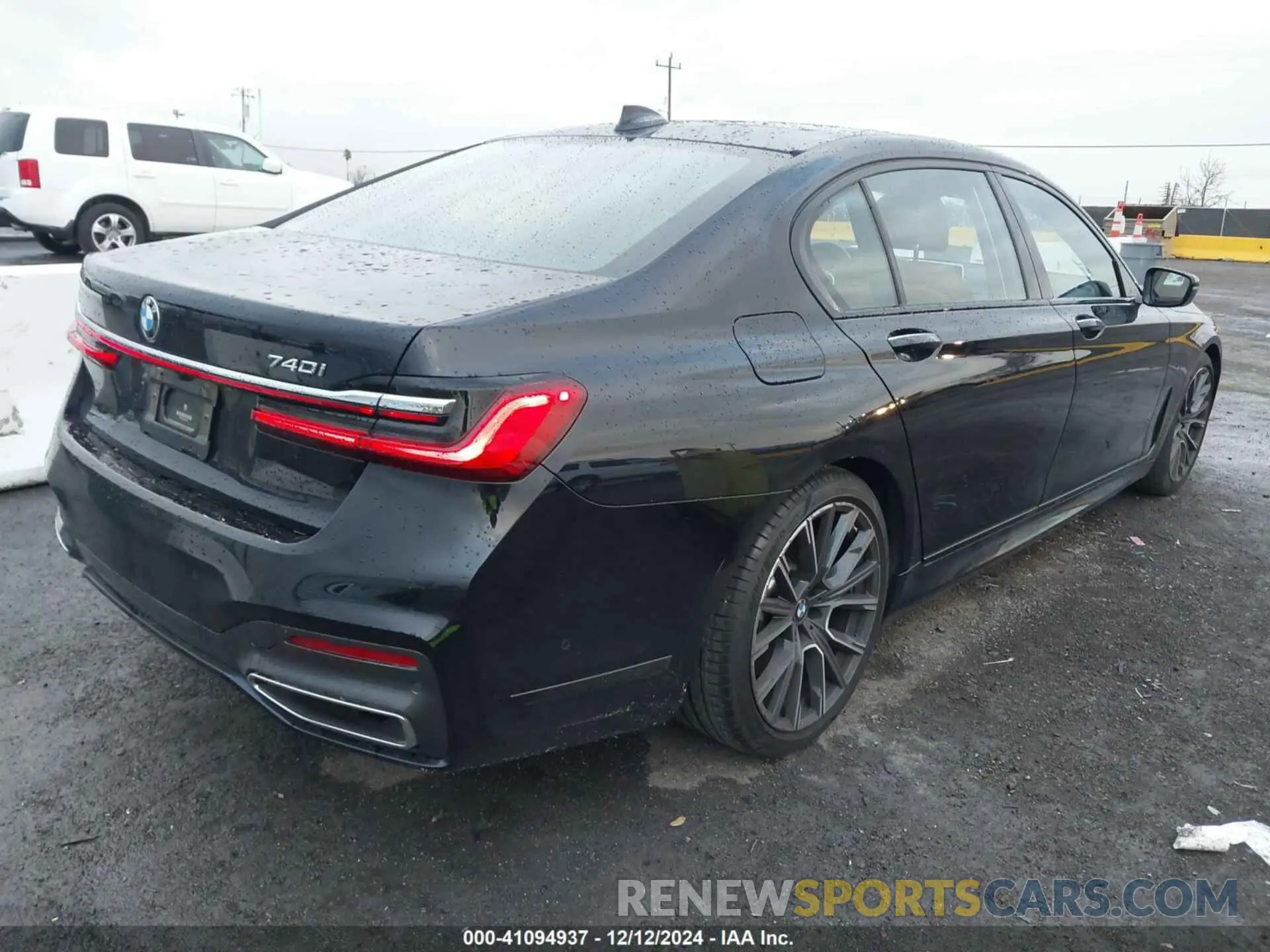 4 Photograph of a damaged car WBA7T2C05MCE60952 BMW 740I 2021