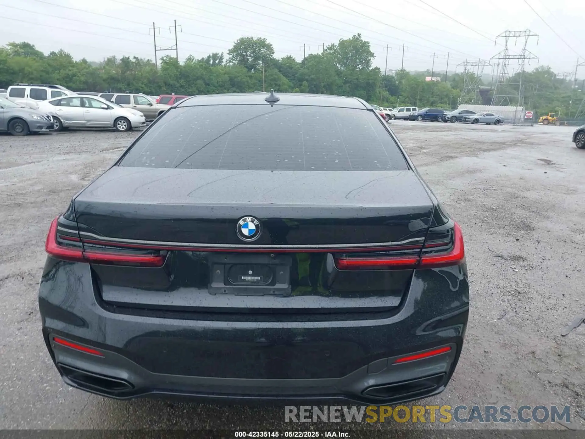 17 Photograph of a damaged car WBA7T2C0XMCF73506 BMW 740I 2021