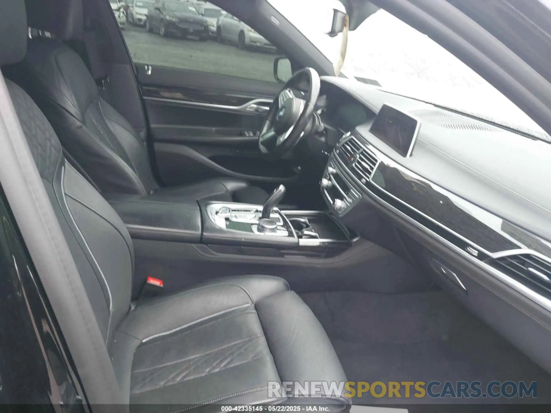 5 Photograph of a damaged car WBA7T2C0XMCF73506 BMW 740I 2021