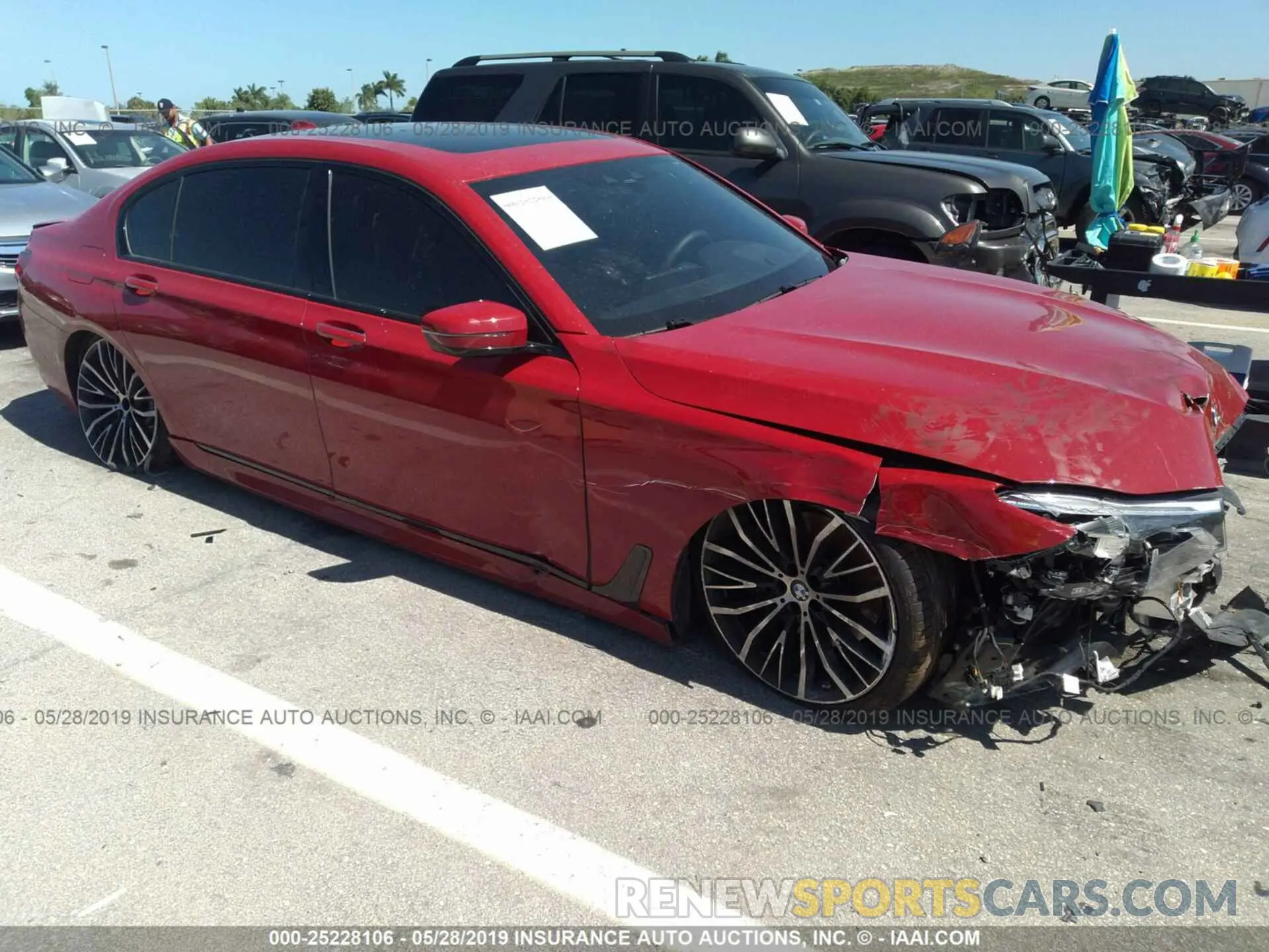 1 Photograph of a damaged car WBA7F0C5XKGM24720 BMW 750 2019
