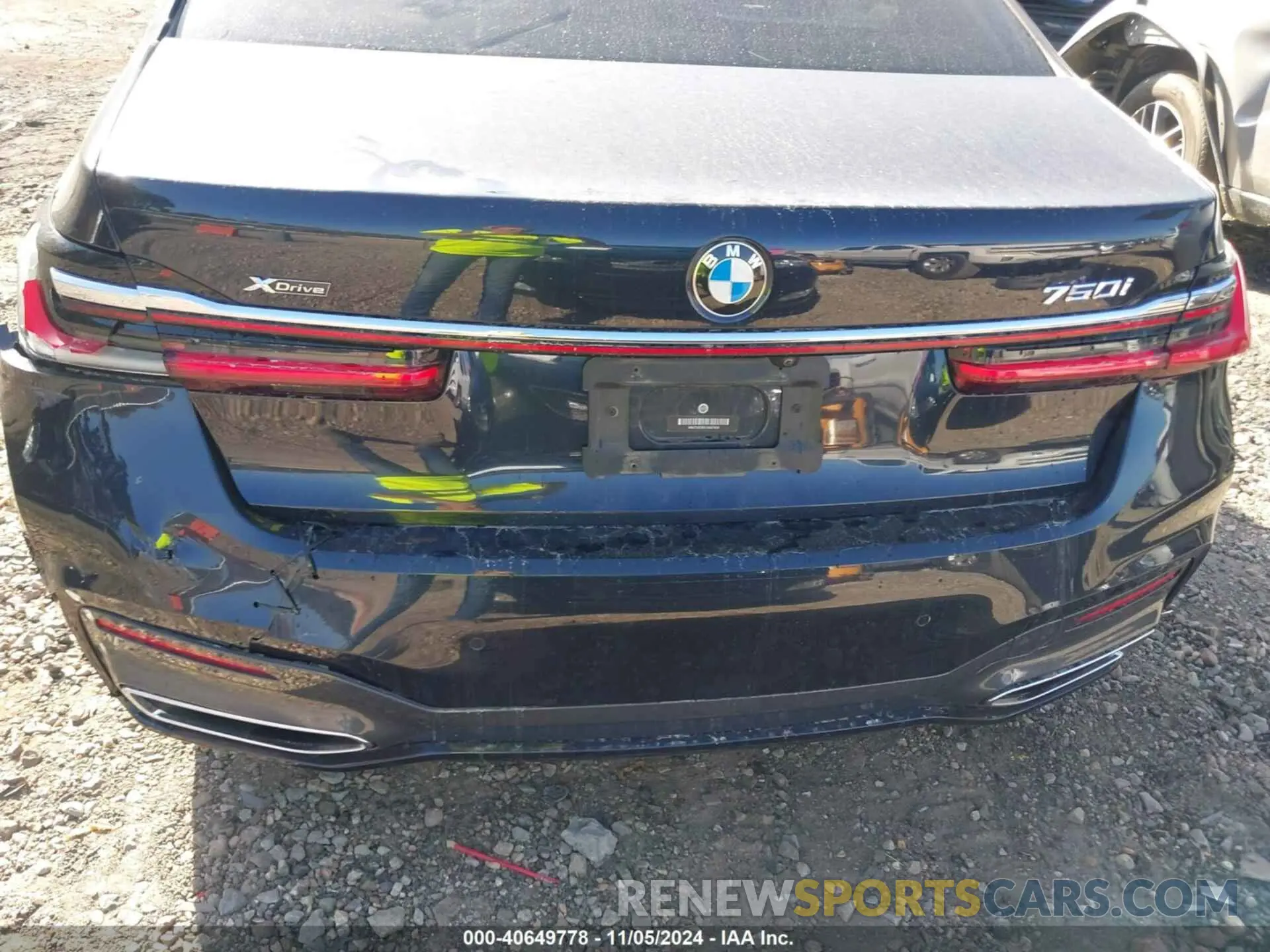 12 Photograph of a damaged car WBA7U2C00LGM27424 BMW 750I 2020