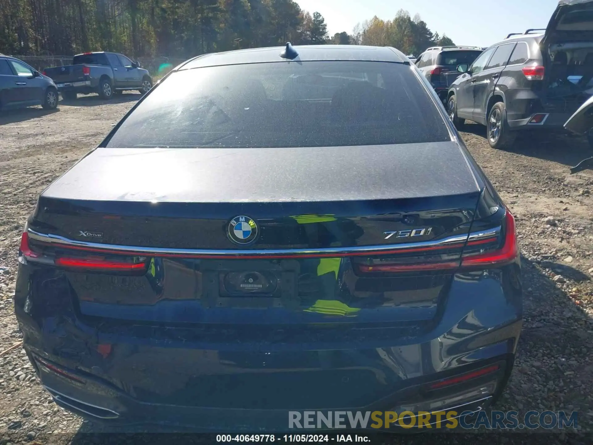 17 Photograph of a damaged car WBA7U2C00LGM27424 BMW 750I 2020