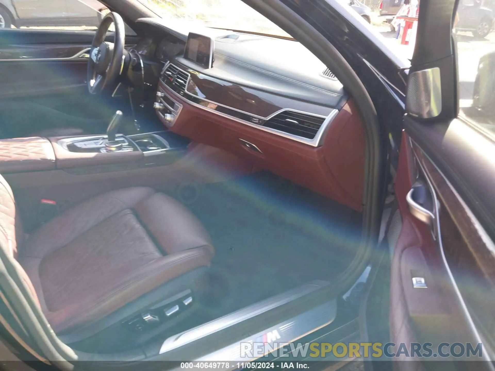 5 Photograph of a damaged car WBA7U2C00LGM27424 BMW 750I 2020