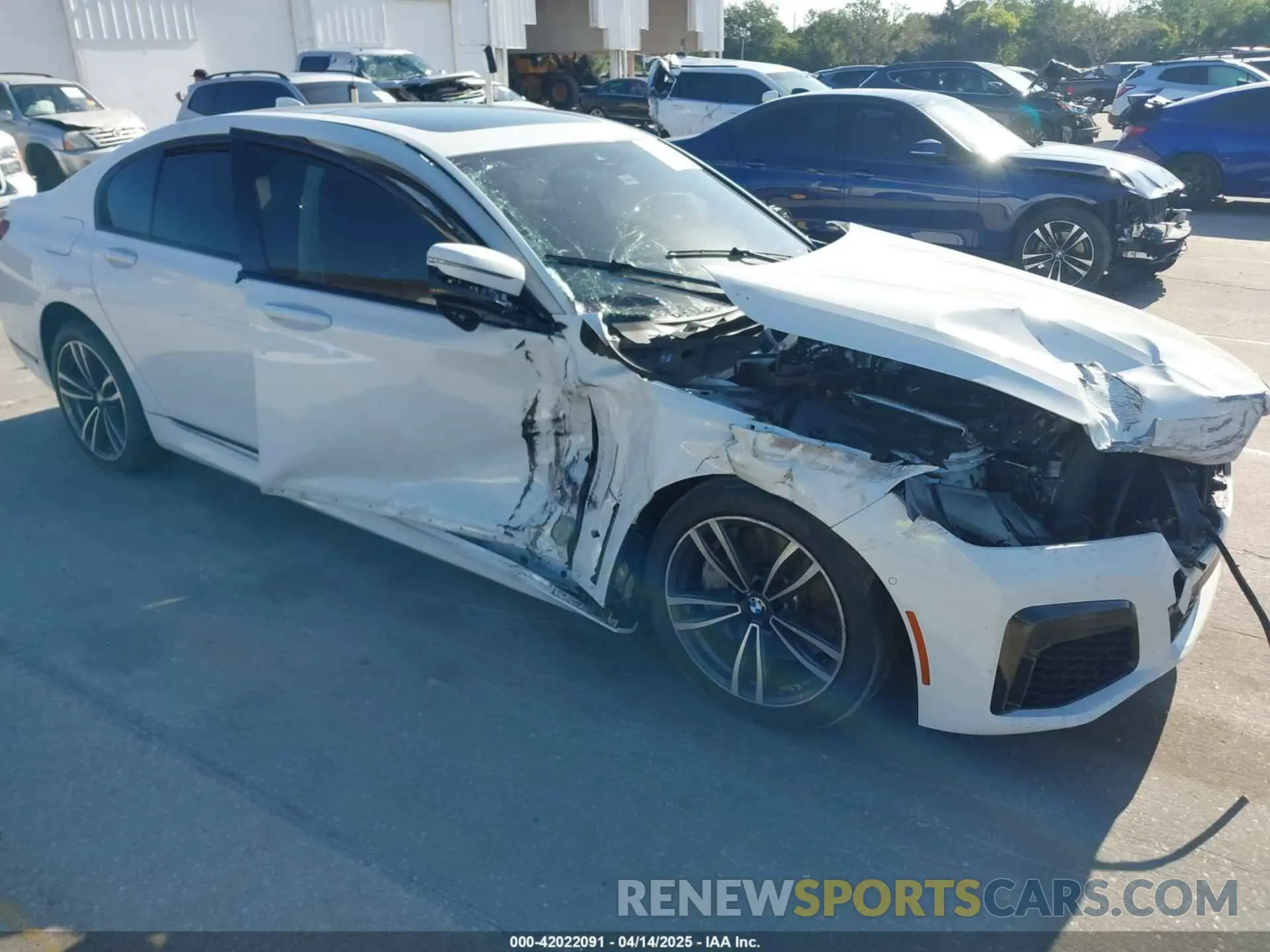1 Photograph of a damaged car WBA7U2C05LGJ59941 BMW 750I 2020
