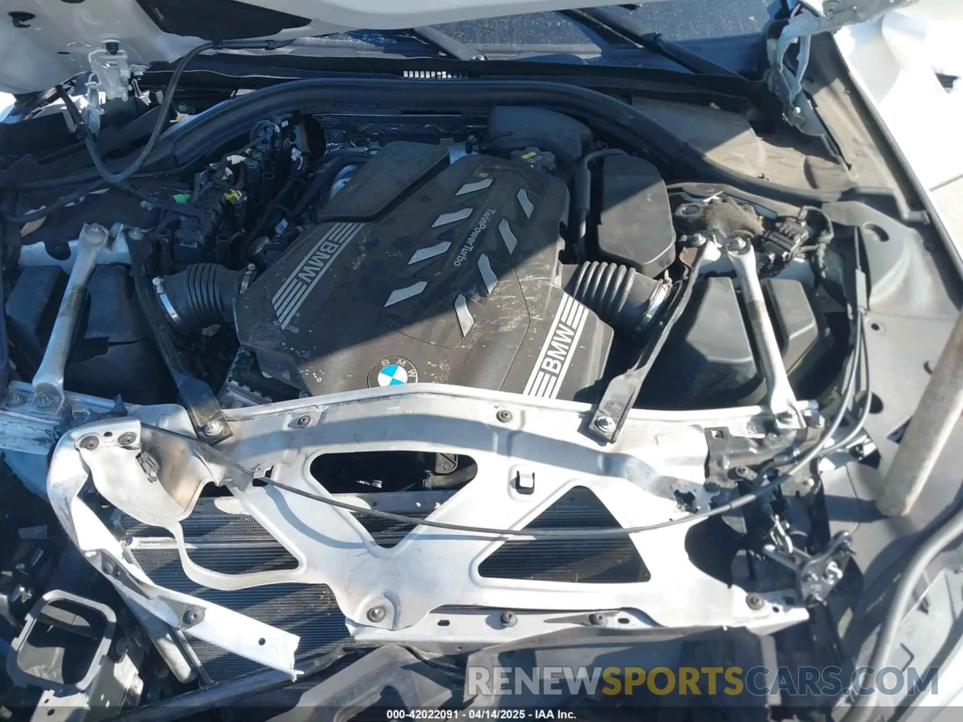 10 Photograph of a damaged car WBA7U2C05LGJ59941 BMW 750I 2020