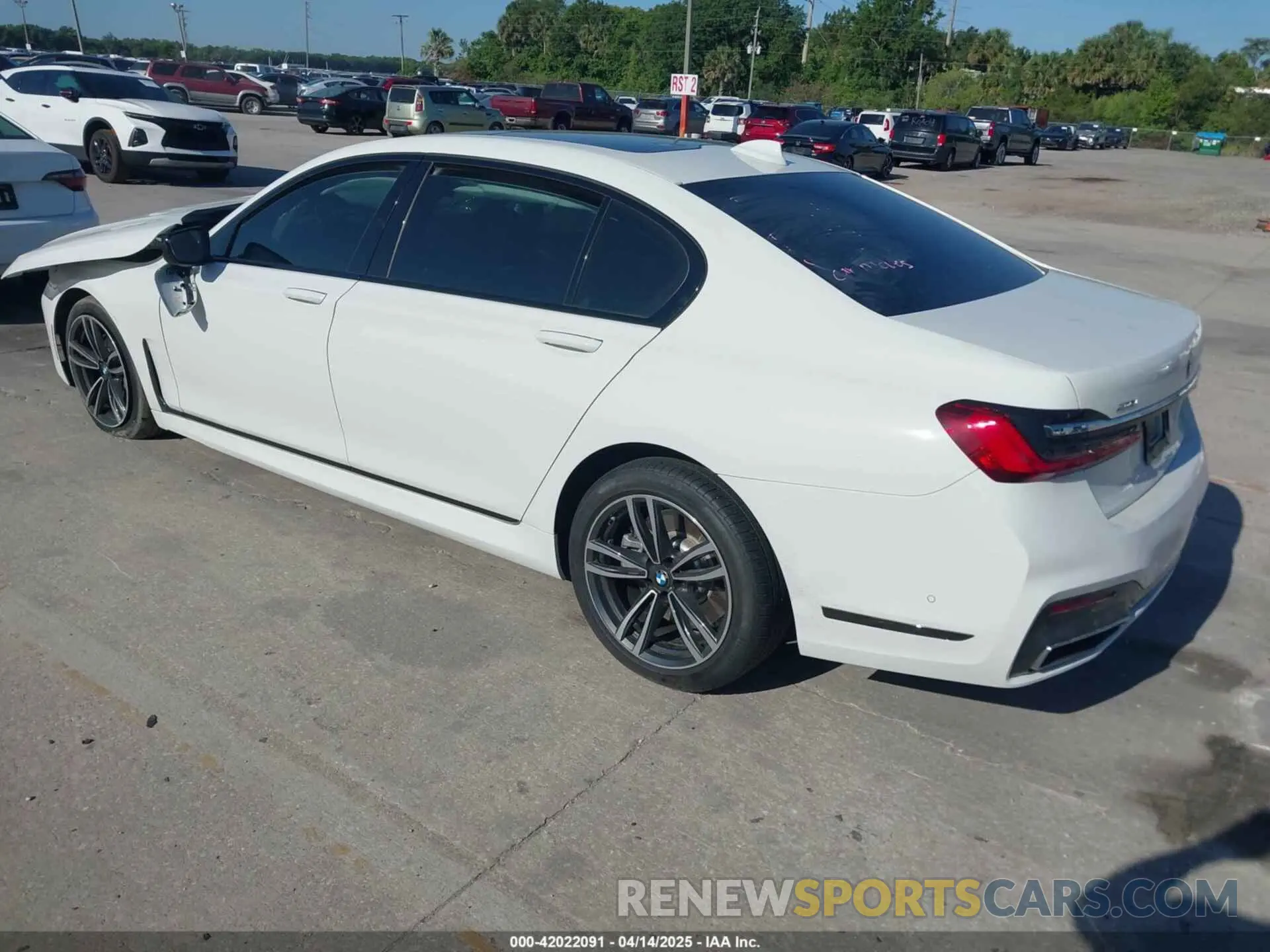 3 Photograph of a damaged car WBA7U2C05LGJ59941 BMW 750I 2020