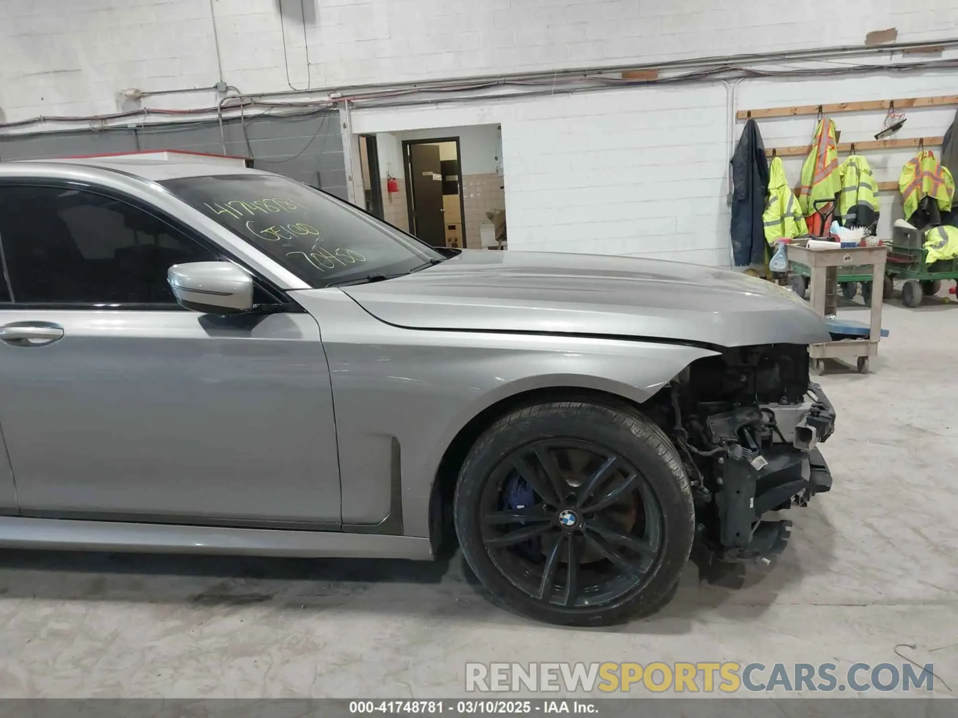 19 Фотография поврежденного автомобиля WBA7U2C06LBX84829 BMW 750I 2020