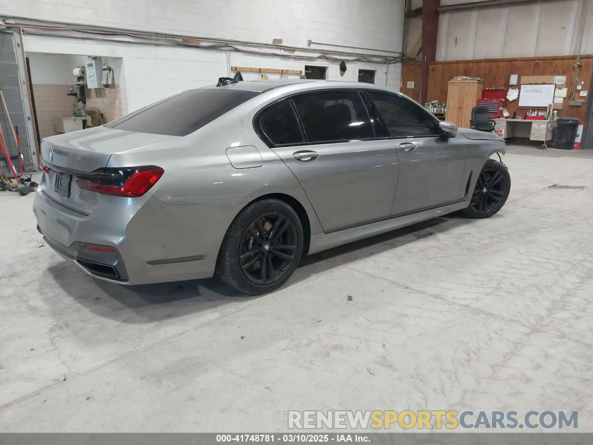4 Фотография поврежденного автомобиля WBA7U2C06LBX84829 BMW 750I 2020
