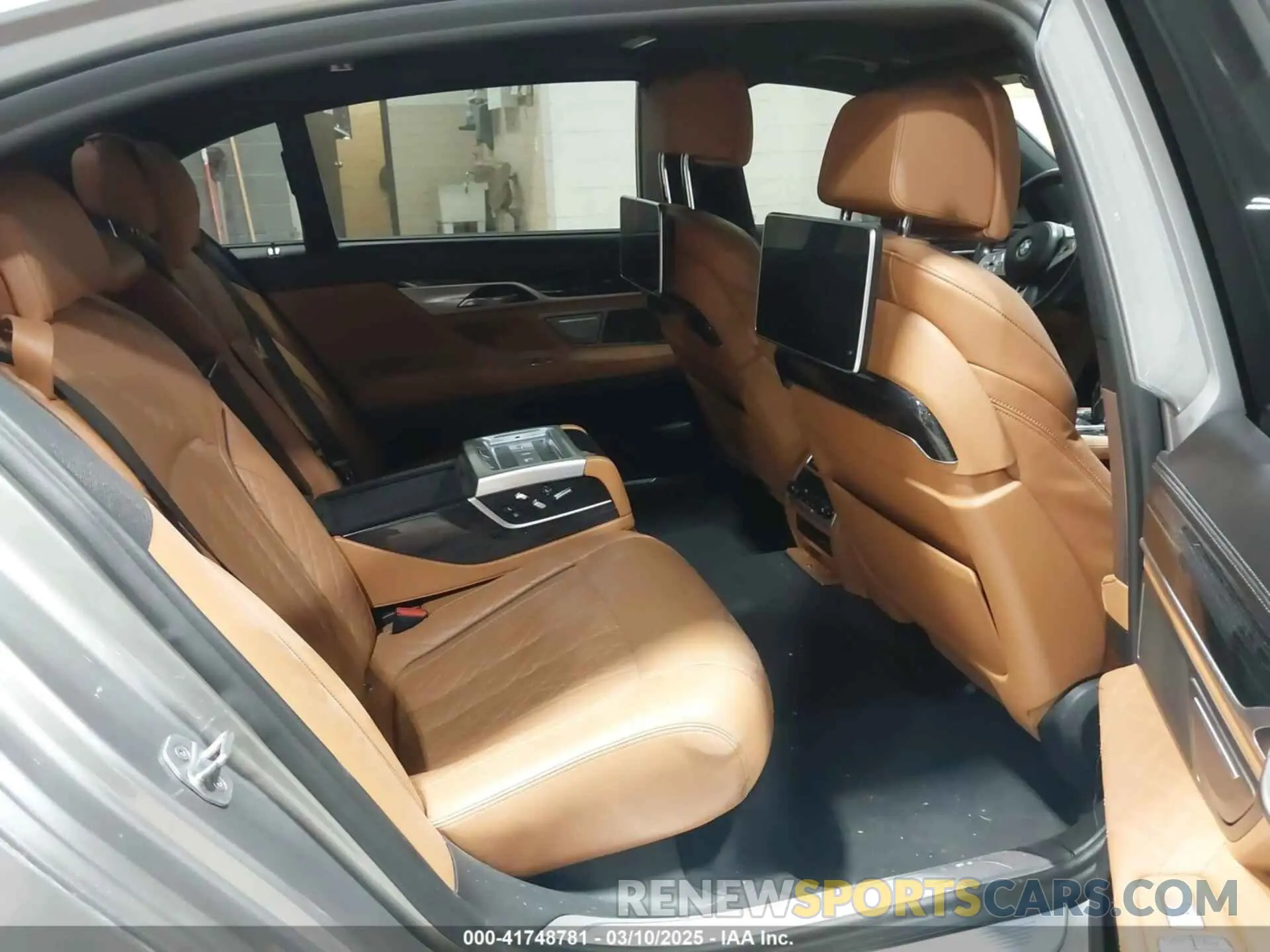 8 Фотография поврежденного автомобиля WBA7U2C06LBX84829 BMW 750I 2020