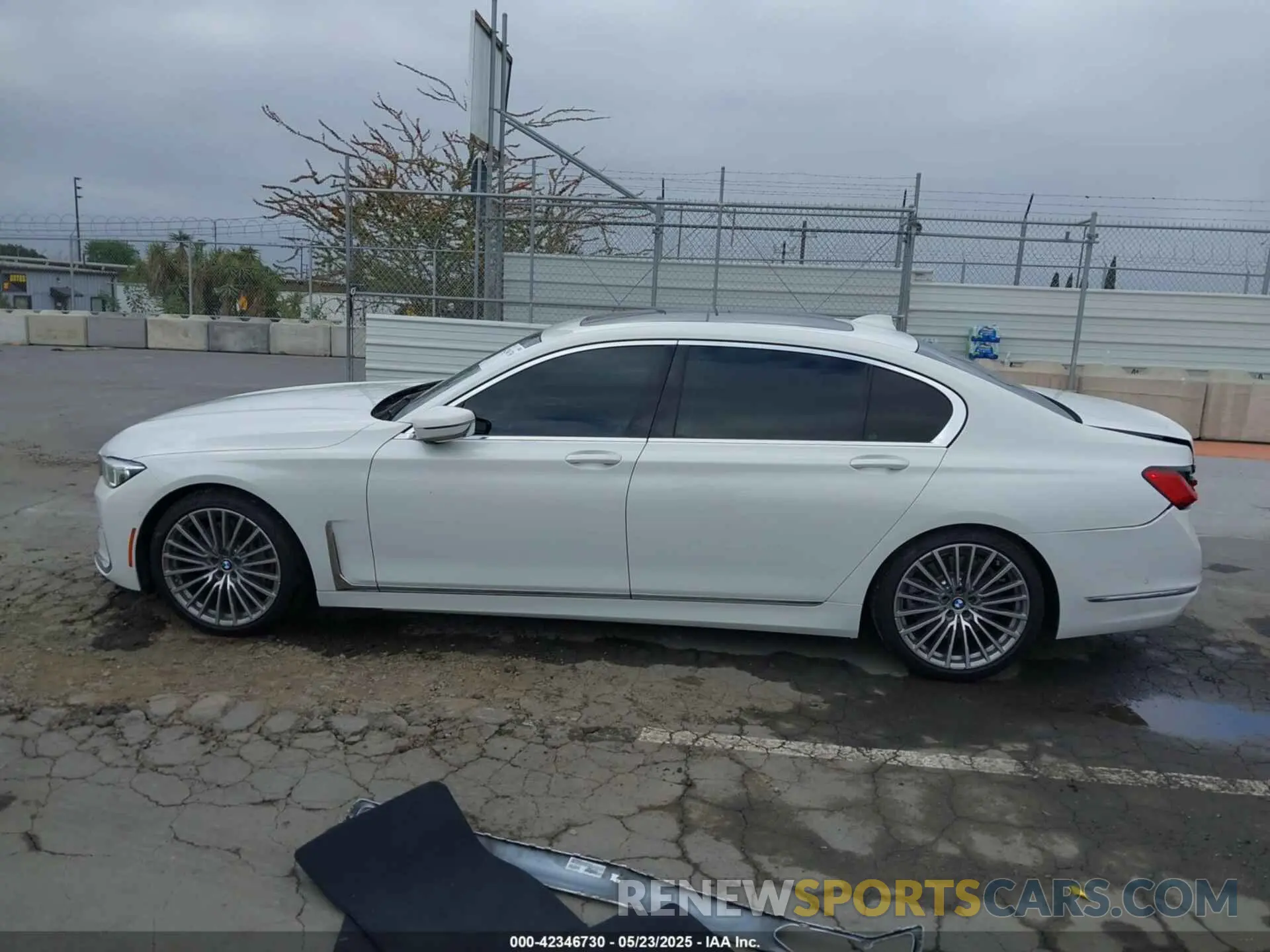 15 Фотография поврежденного автомобиля WBA7U2C09LGM27471 BMW 750I 2020