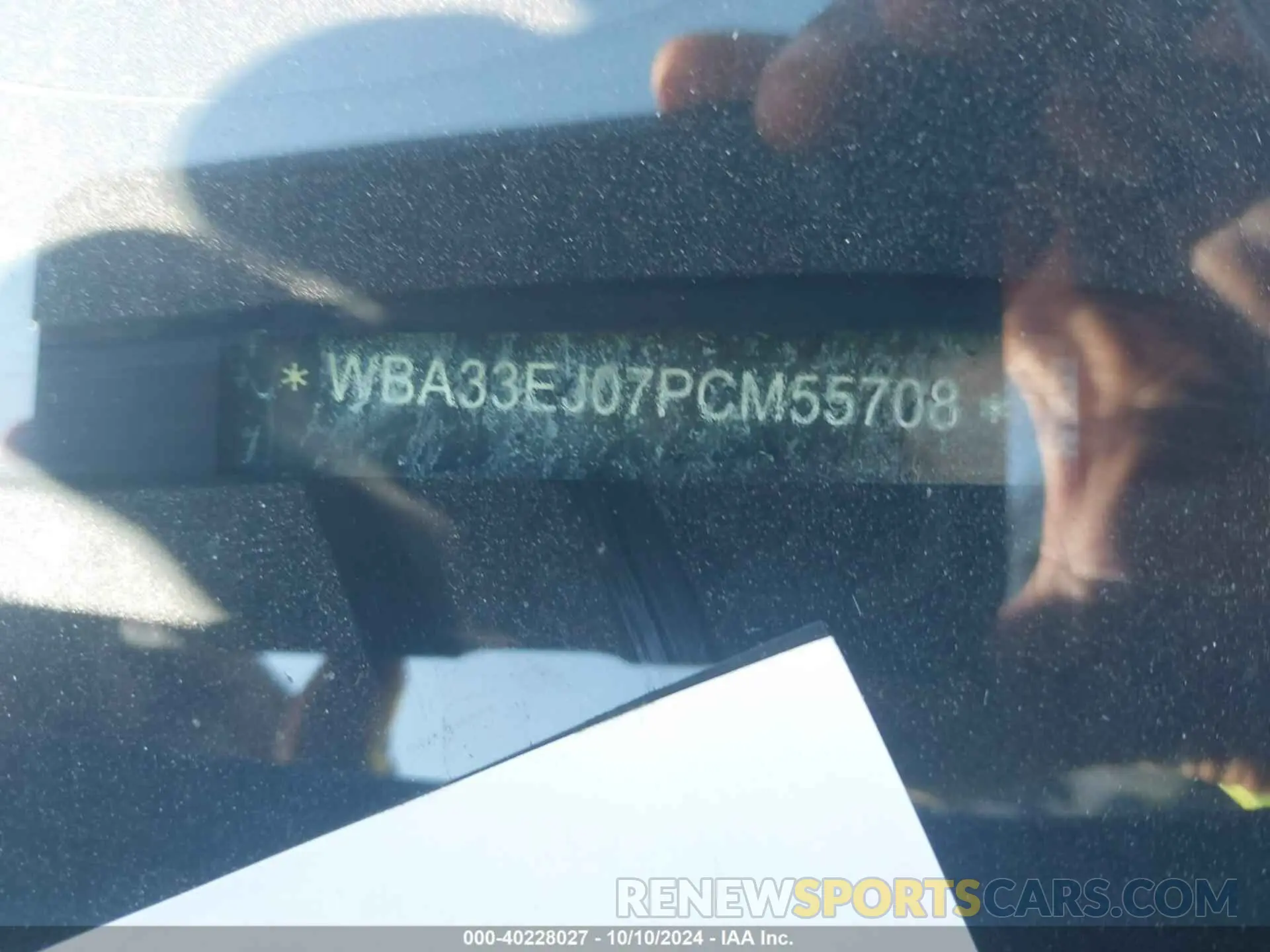 17 Photograph of a damaged car WBA33EJ05PCM66819 BMW 760 2023