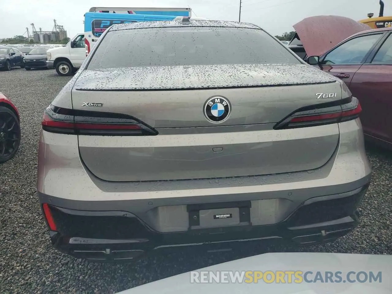 6 Photograph of a damaged car WBA33EJ09PCL80977 BMW 760 XI 2023