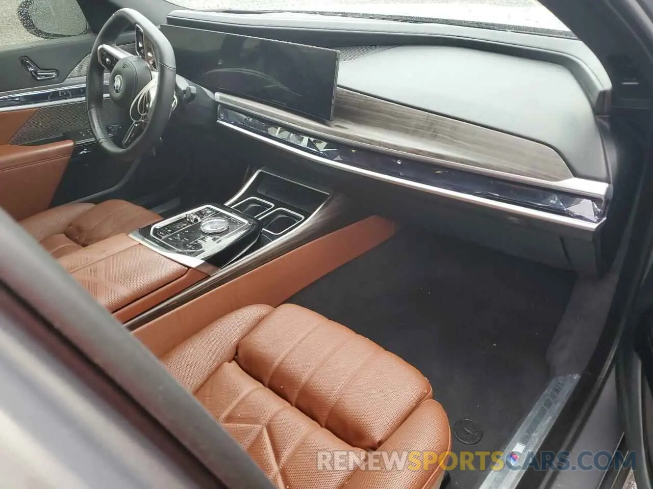 8 Photograph of a damaged car WBA33EJ09PCL80977 BMW 760 XI 2023