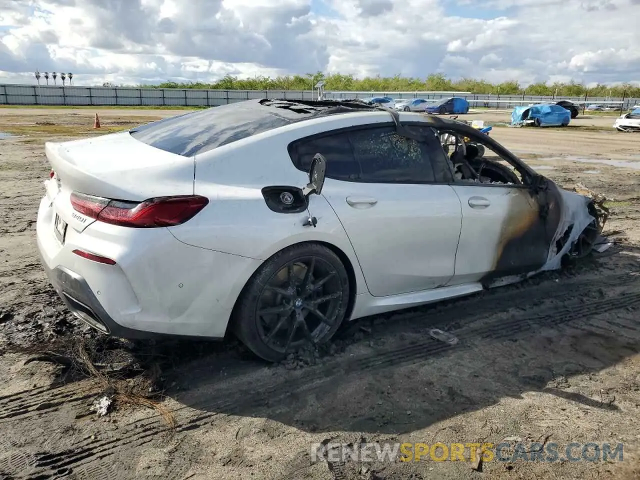 3 Photograph of a damaged car WBAGV2C03MCF18891 BMW 8 SERIES 2021