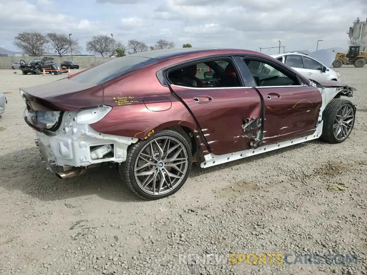3 Фотография поврежденного автомобиля WBAGV2C02RCR06229 BMW 8 SERIES 2024