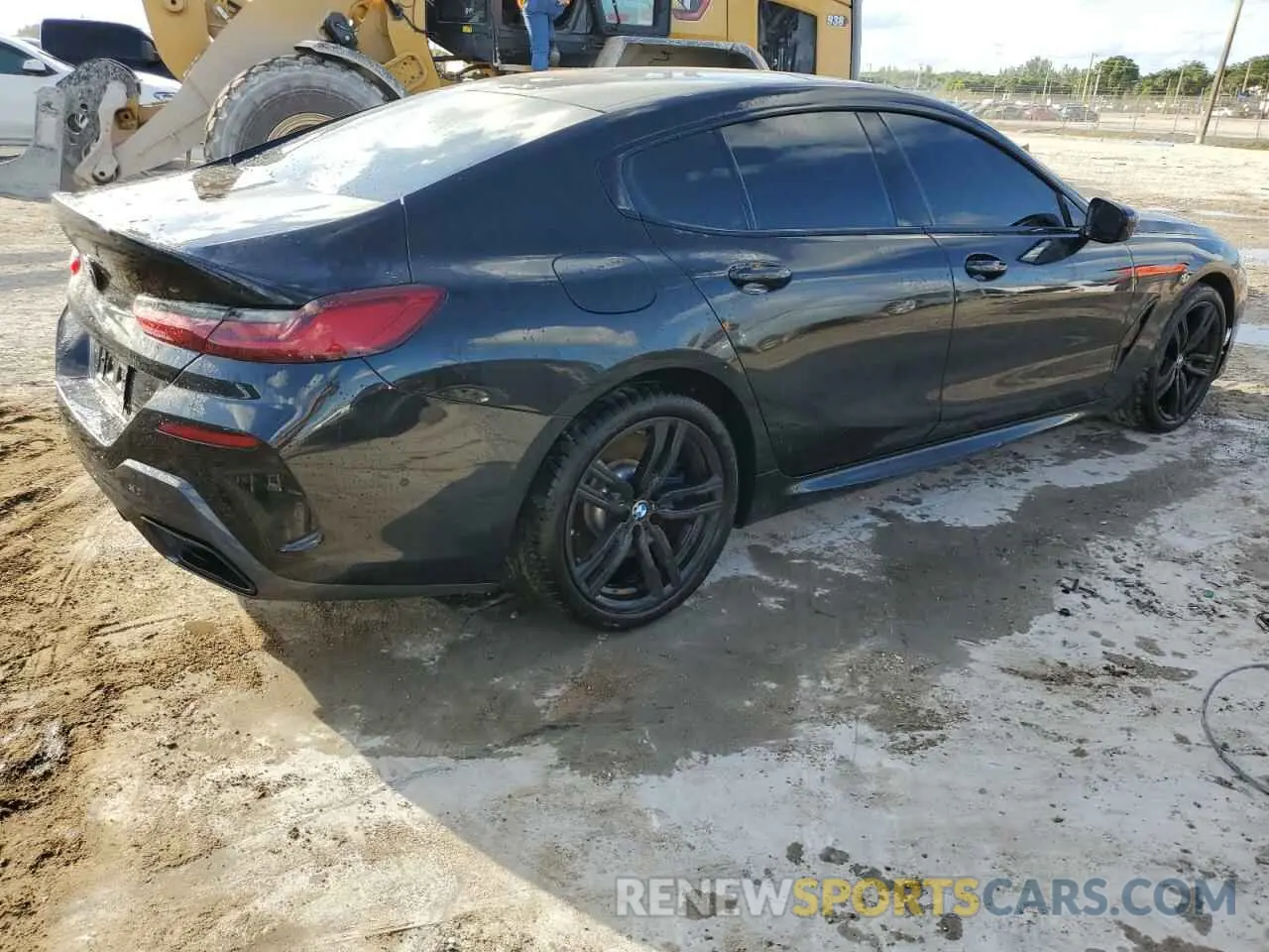 3 Фотография поврежденного автомобиля WBAGV2C07LCE26407 BMW 8 SERIES 2024