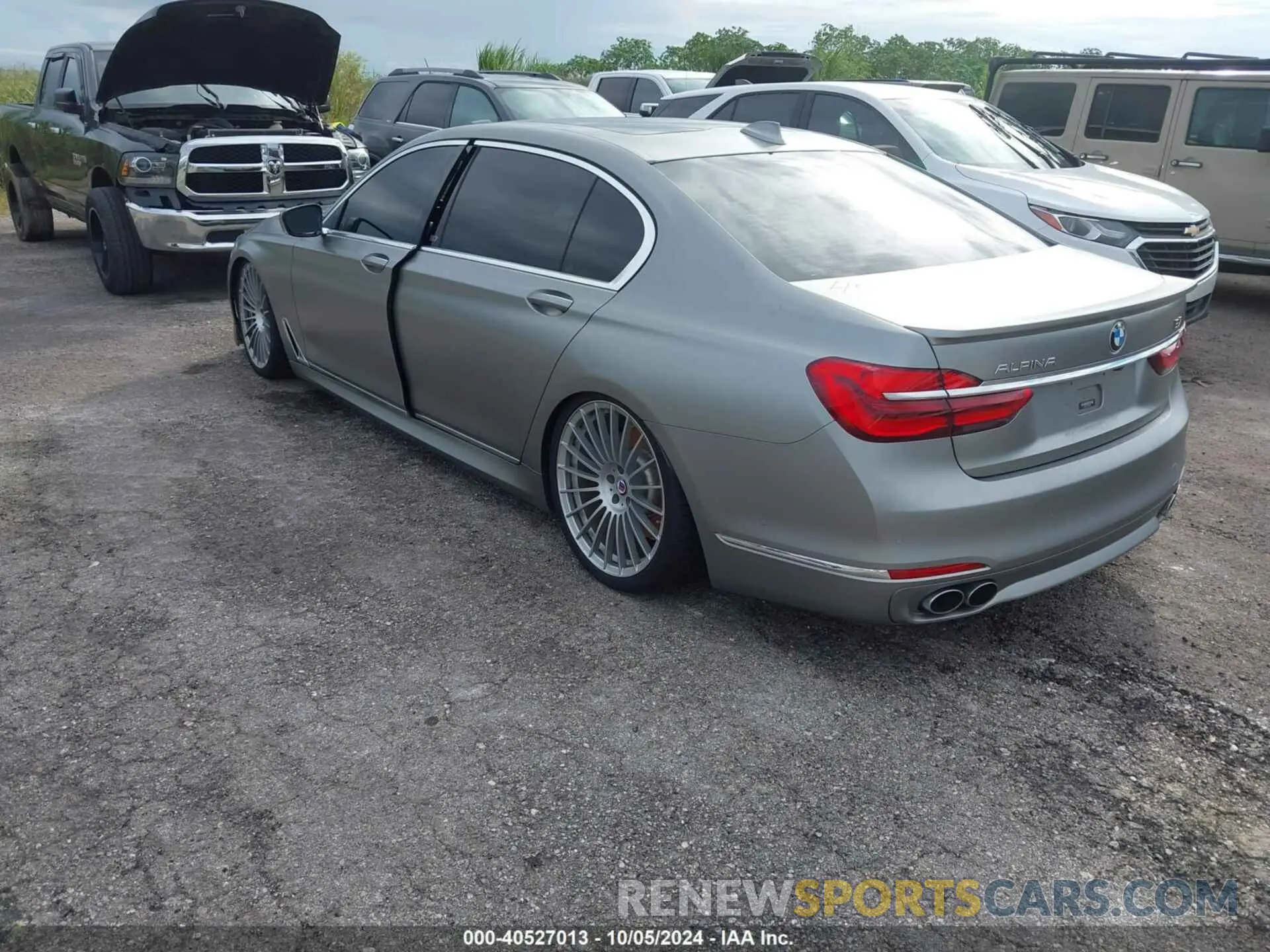 3 Фотография поврежденного автомобиля WBA7F2C15KB242459 BMW ALPINA B7 2019