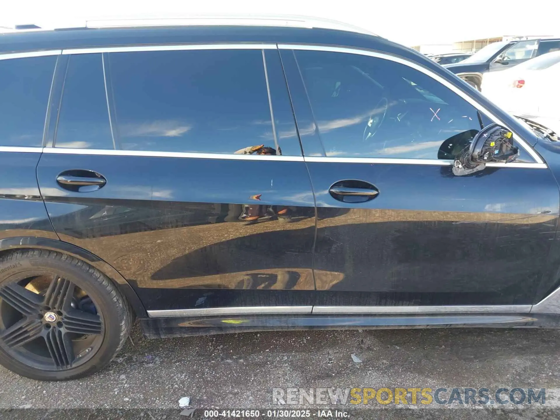 13 Photograph of a damaged car 5UXCX6C19M9E53570 BMW ALPINA XB7 2021