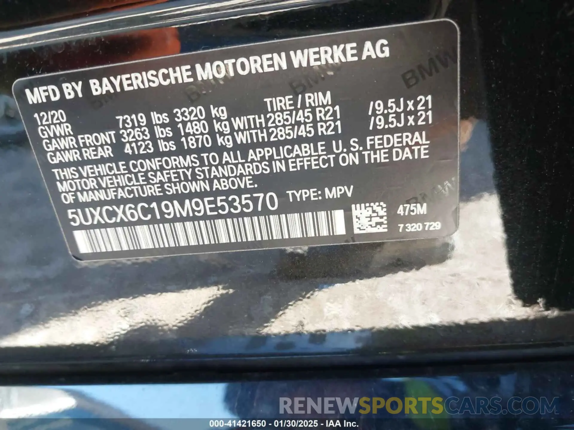 9 Photograph of a damaged car 5UXCX6C19M9E53570 BMW ALPINA XB7 2021