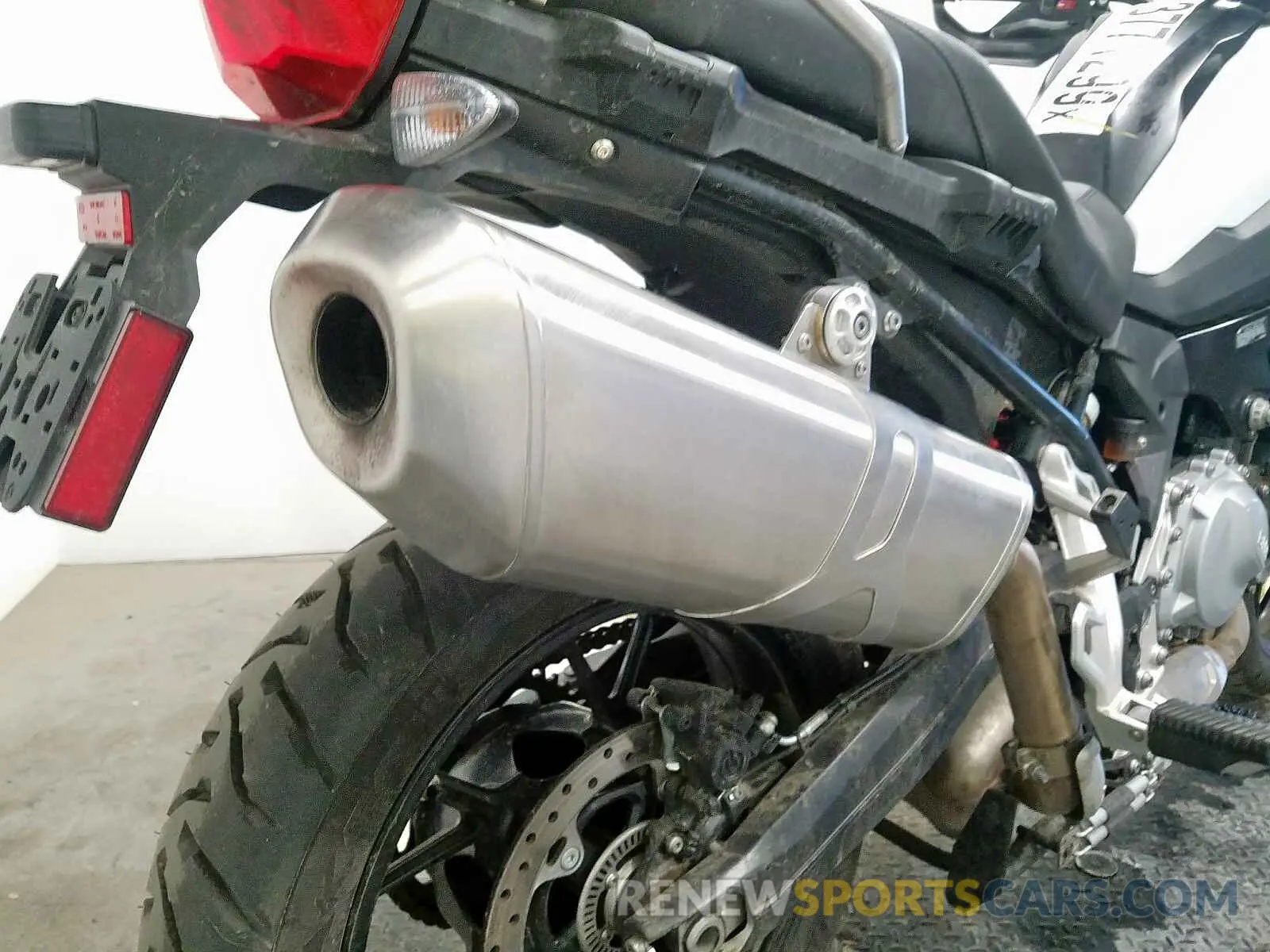 19 Photograph of a damaged car WB10B1802KZ787131 BMW F 750 GS 2019