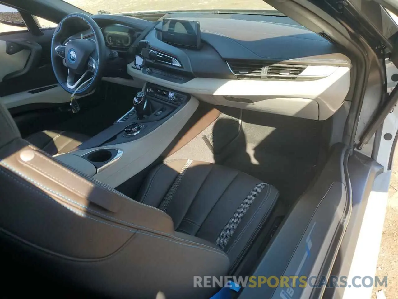10 Фотография поврежденного автомобиля WBY2Z6C59KVB82958 BMW I SERIES 2019