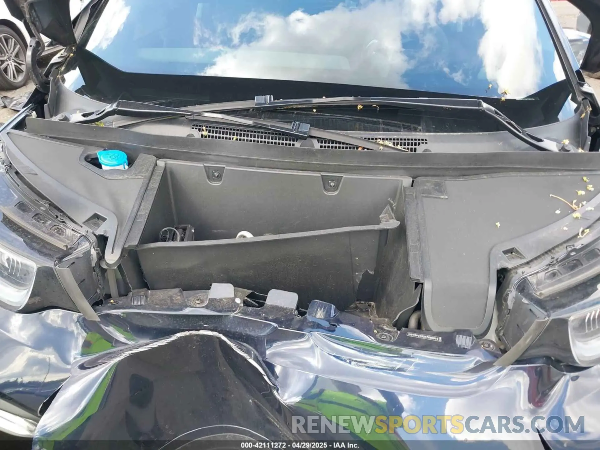 10 Photograph of a damaged car WBY8P2C52K7E60919 BMW I3 2019