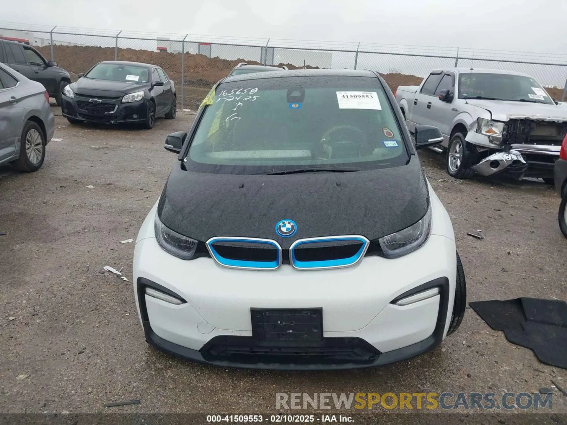12 Photograph of a damaged car WBY8P2C59K7D97415 BMW I3 2019