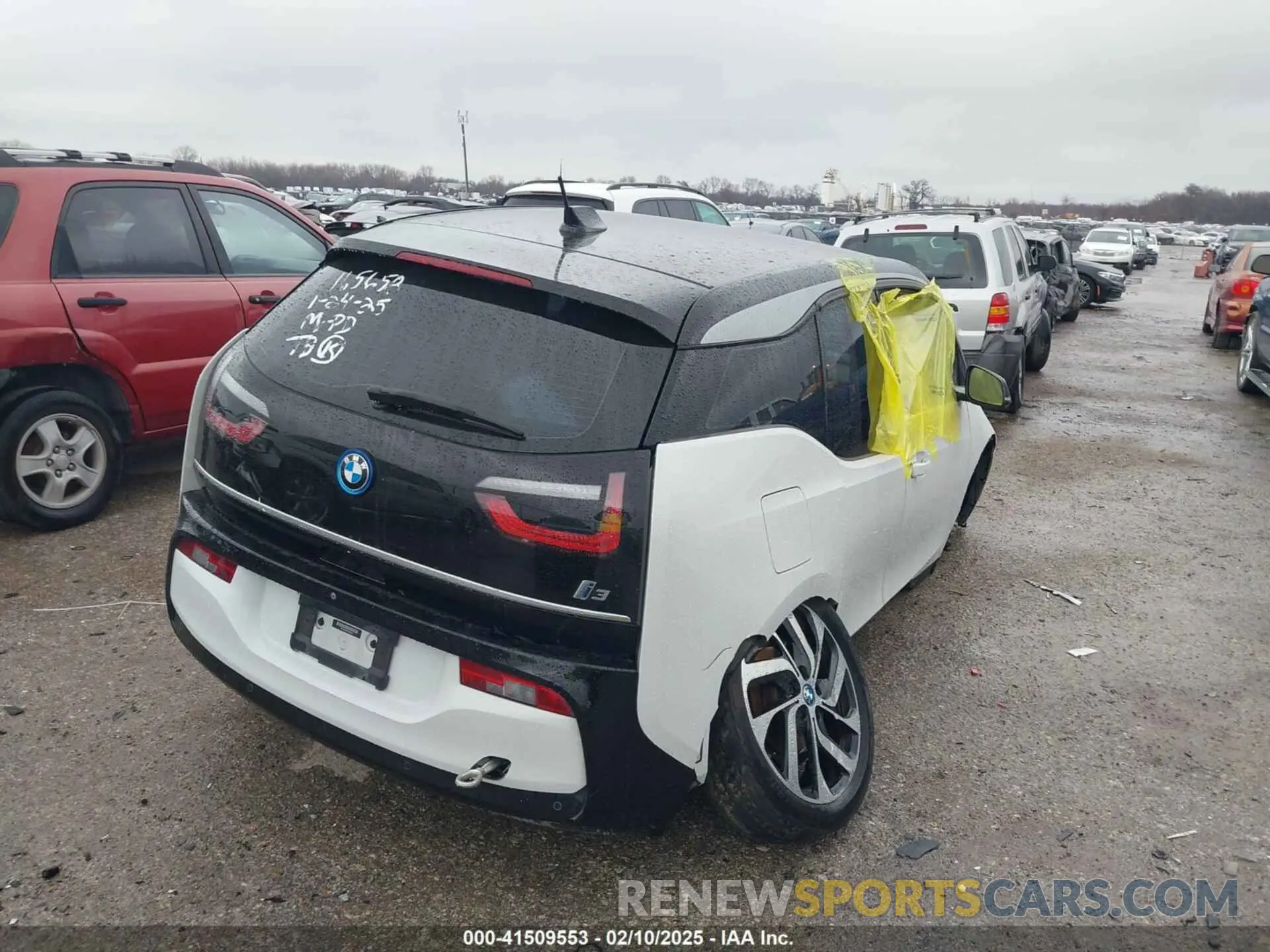 4 Photograph of a damaged car WBY8P2C59K7D97415 BMW I3 2019