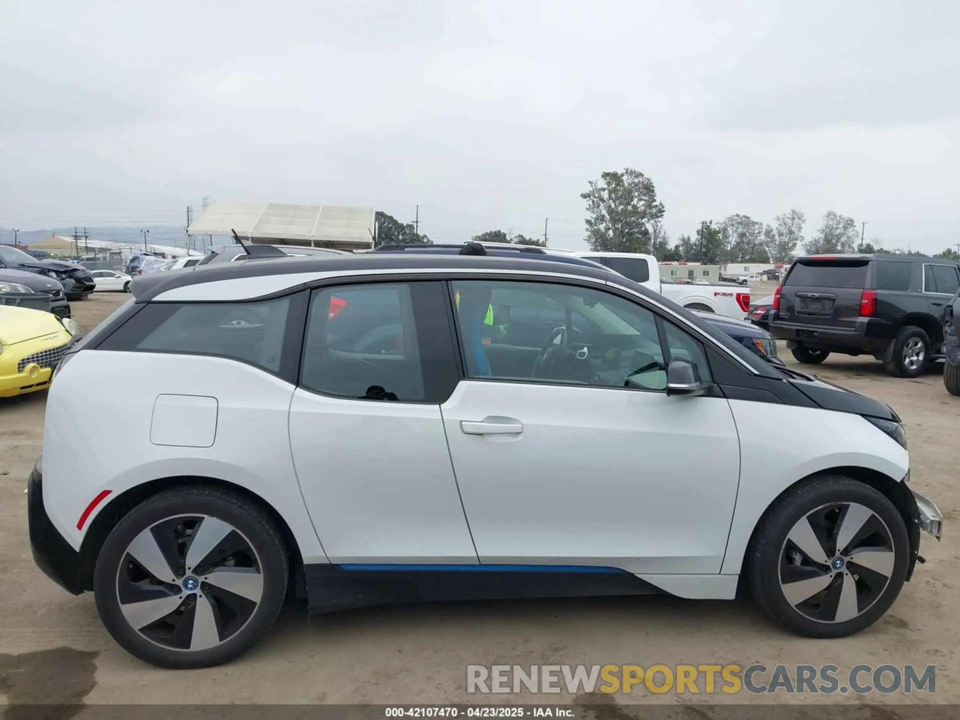 14 Photograph of a damaged car WBY8P2C59K7E72503 BMW I3 2019