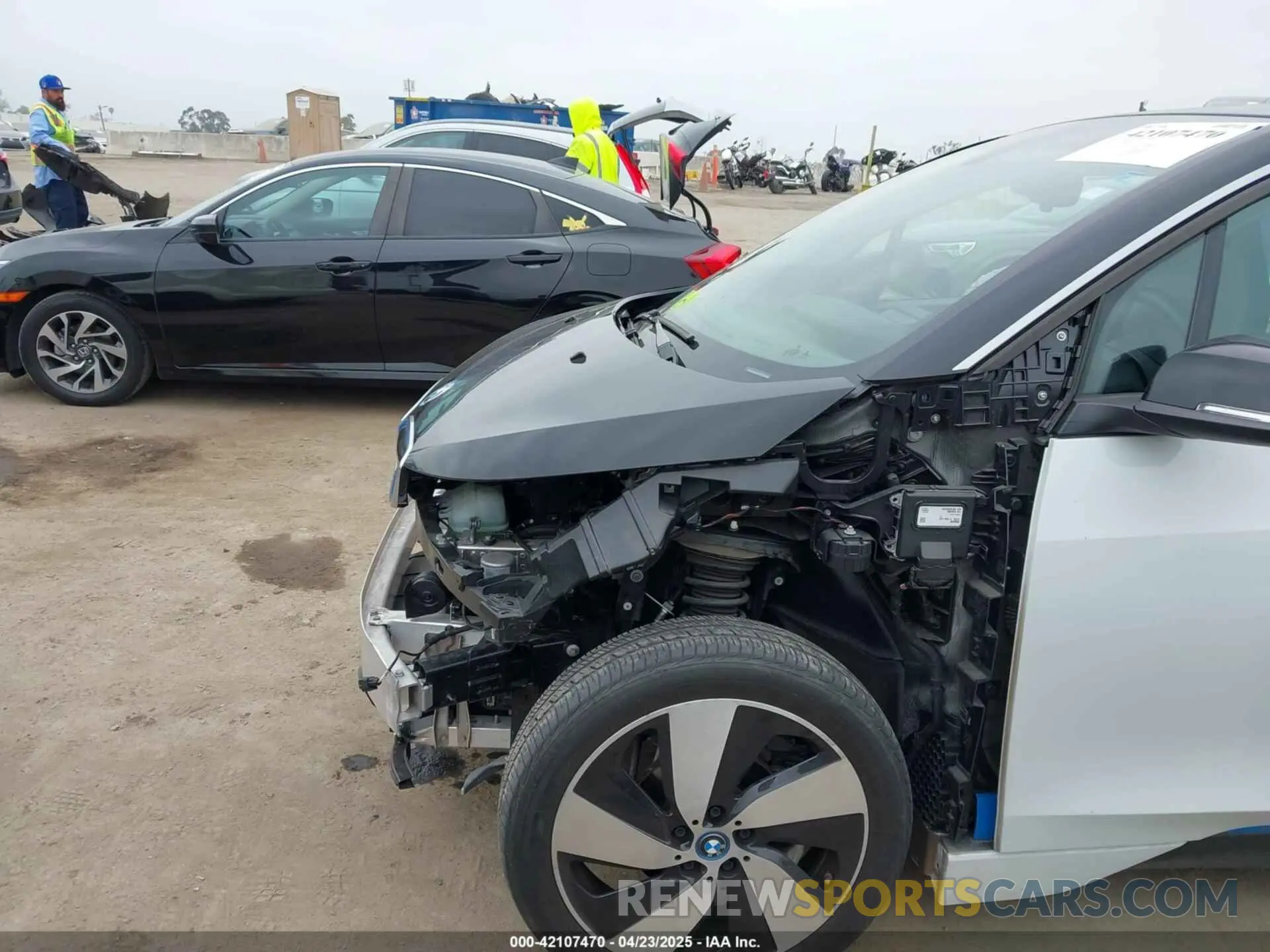 6 Photograph of a damaged car WBY8P2C59K7E72503 BMW I3 2019