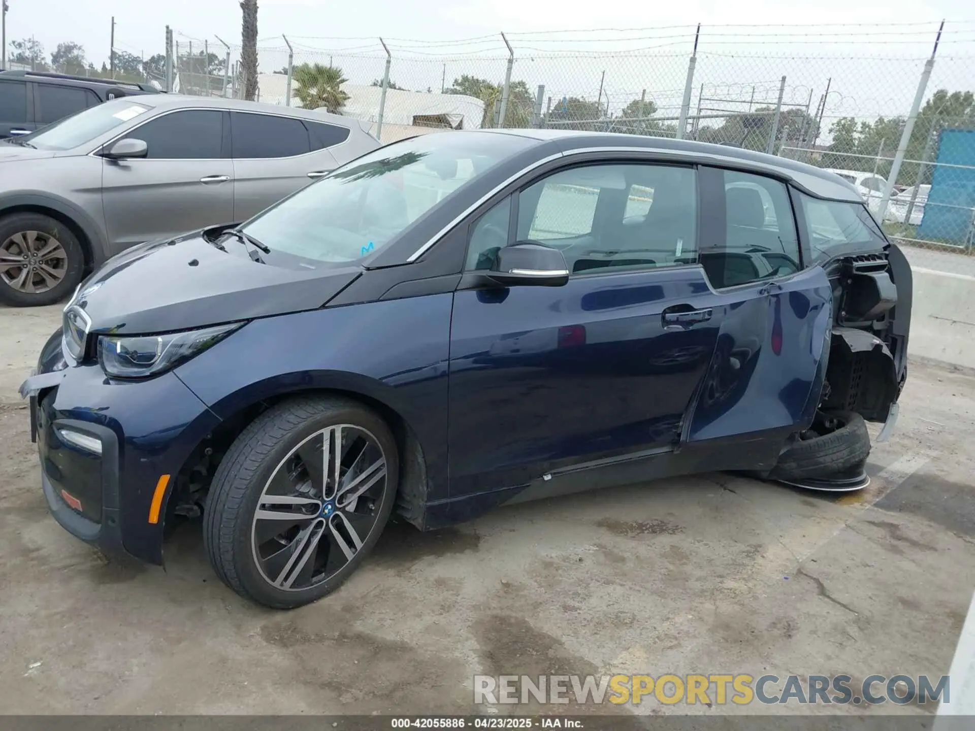 14 Photograph of a damaged car WBY8P4C54K7E83372 BMW I3 2019